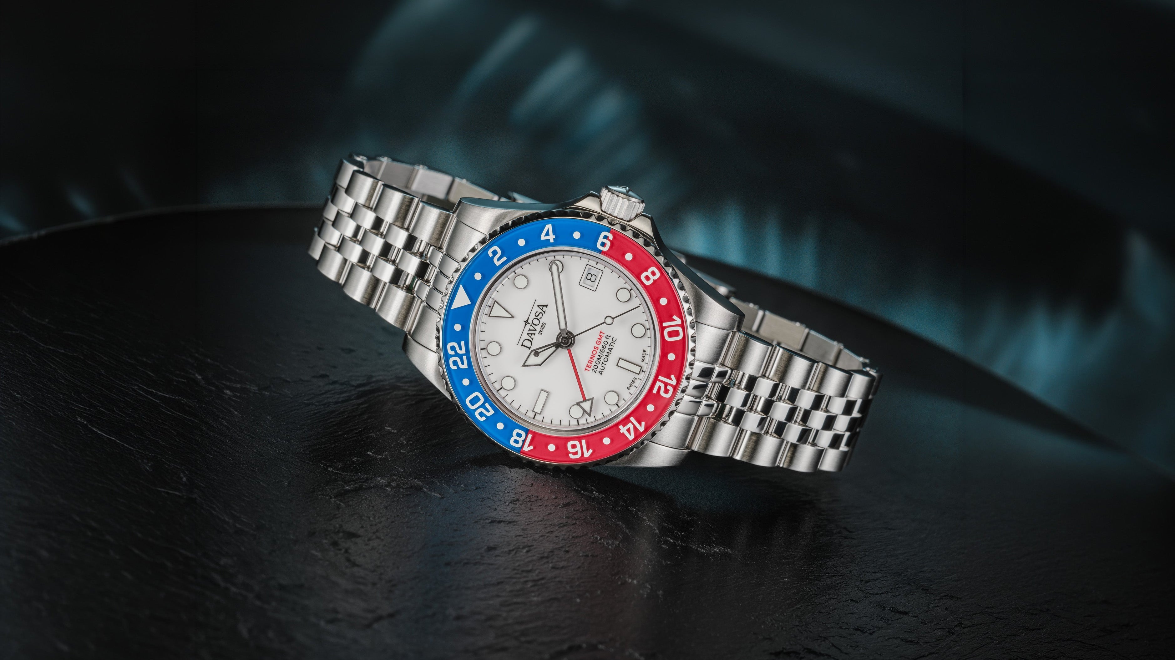 Introducing the Ternos GMT Lucent 161.592.02: Our White-Dial Pepsi GMT With a Sapphire Bezel Unlike Anything in Its Class