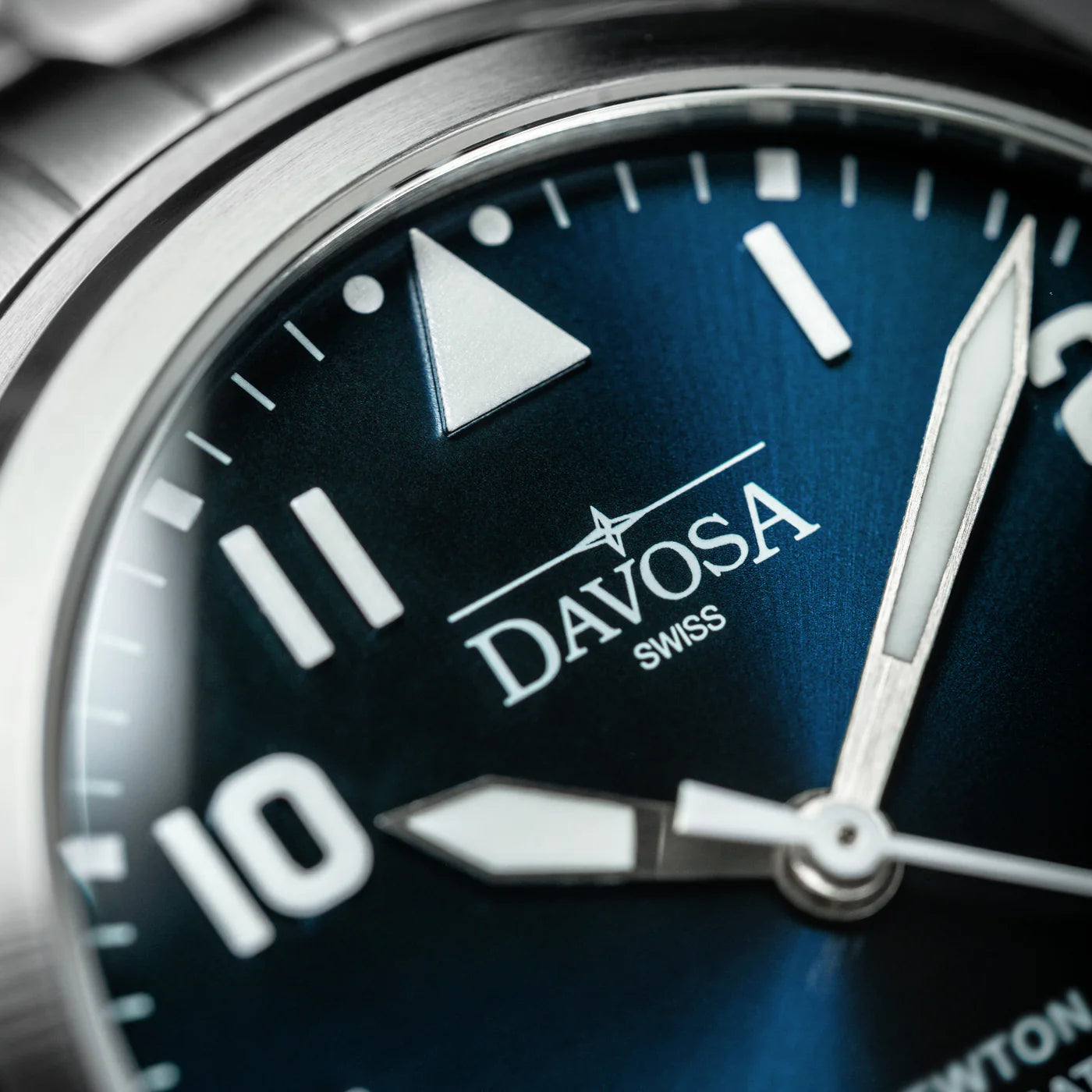 Newton Automatic 40mm Blue Pilot Watch 16153040 Pilot Davosa USA Official Distributor. Prices are Final. Tax & duties included.