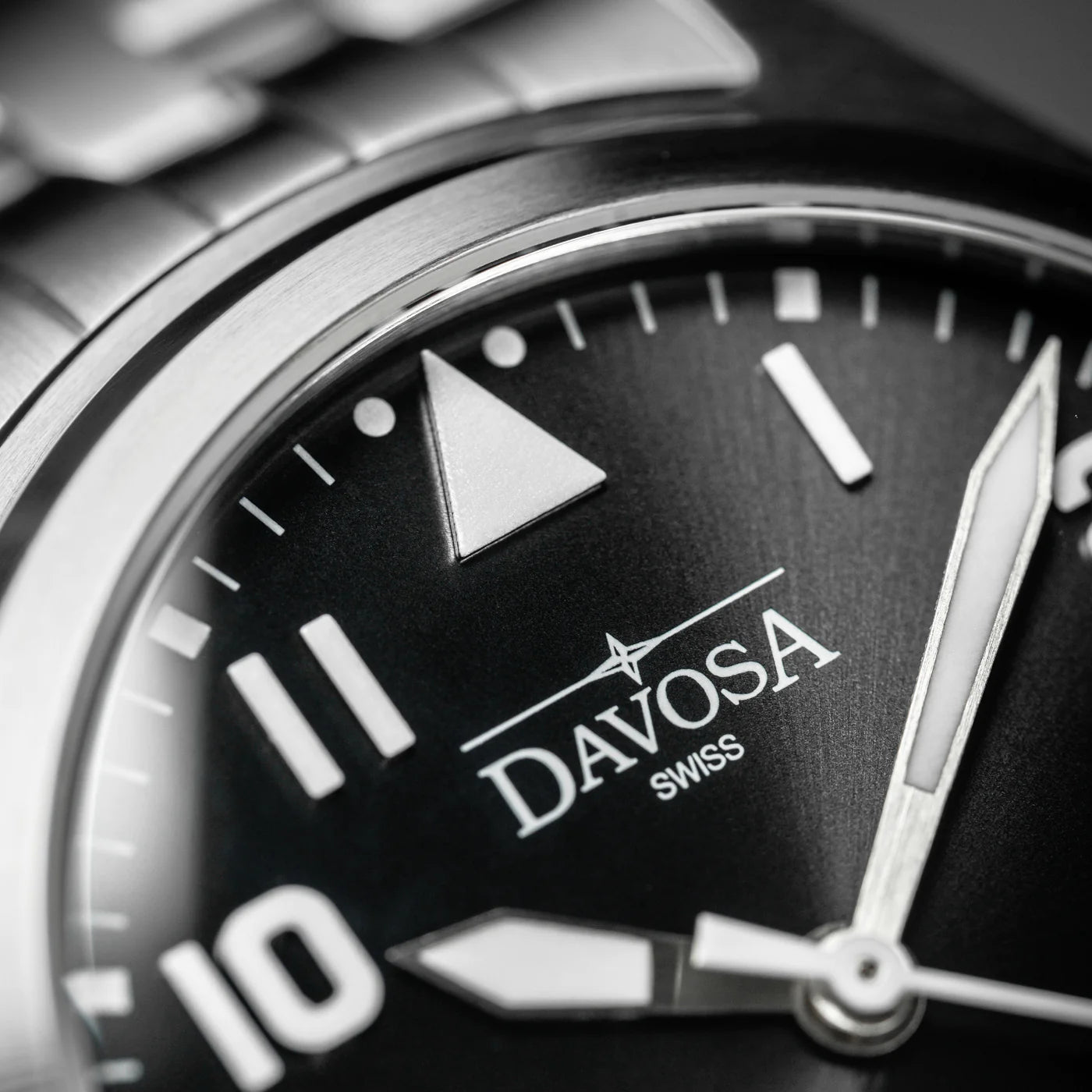 Newton Automatic 40mm Black Pilot Watch 16153050 Pilot Davosa USA Official Distributor. Prices are Final. Tax & duties included.