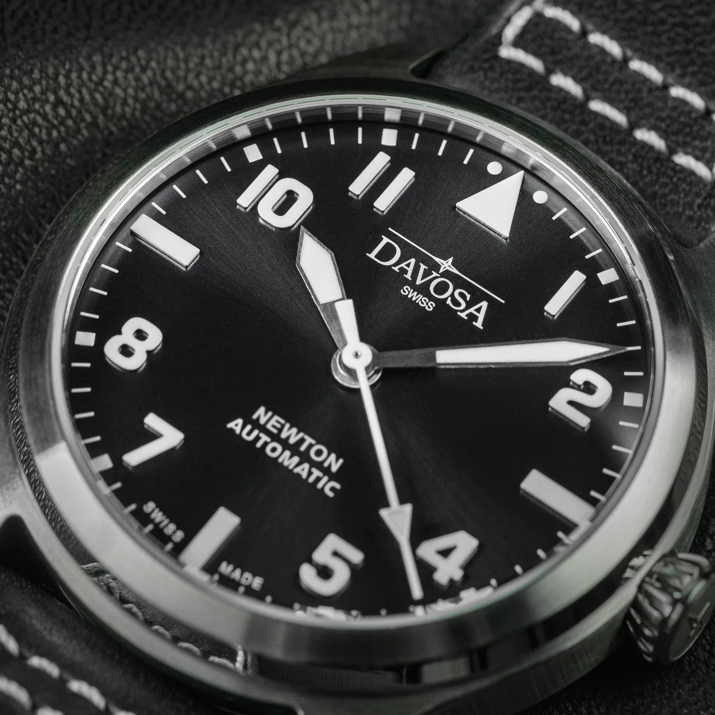 Newton Automatic 40mm Black Black Pilot Watch 16153055 Pilot Davosa USA Official Distributor. Prices are Final. Tax & duties included.