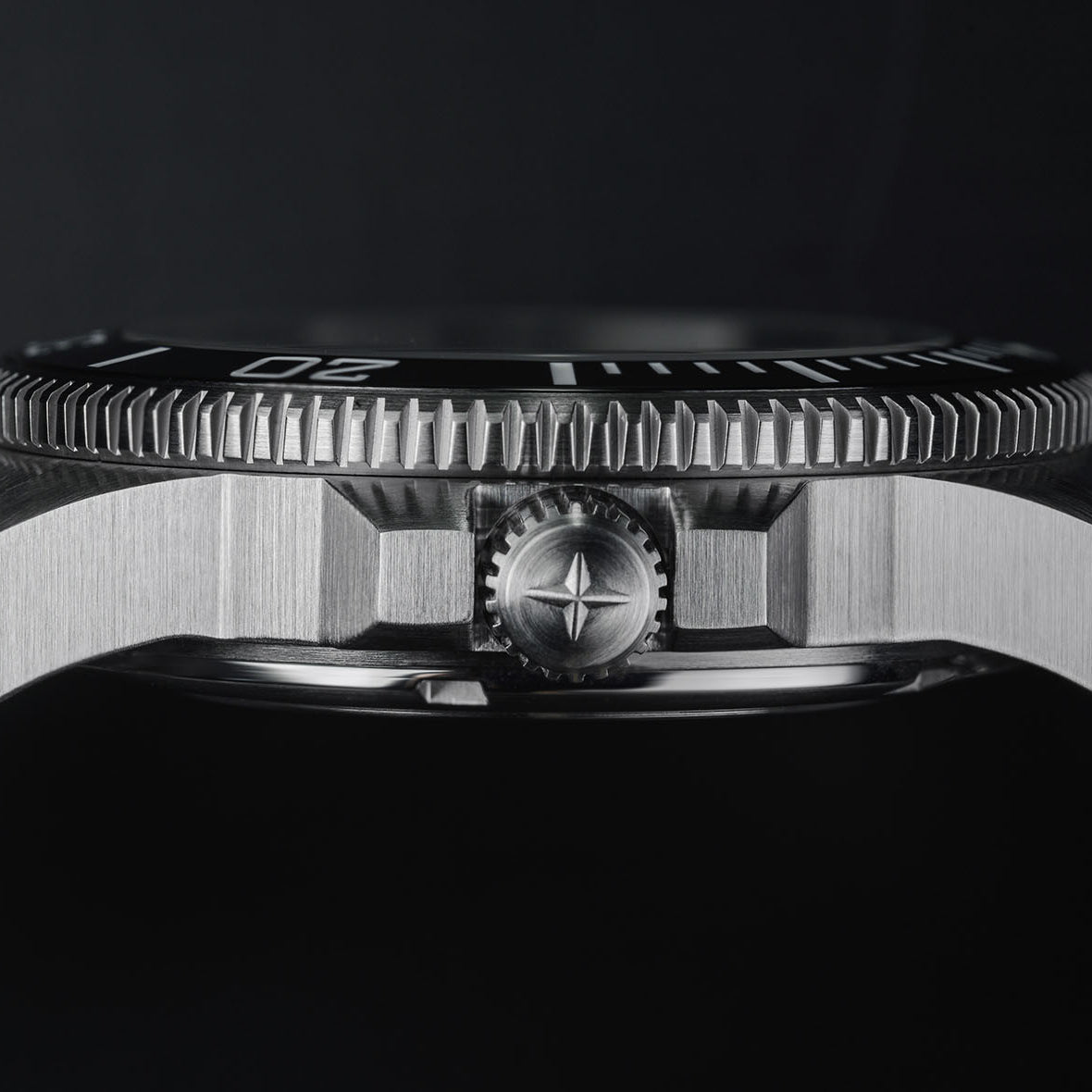 Argonautic 39 Automatic 200m Beyond Steel Black Men's Diver Watch 16153220 Diver Davosa USA Official Distributor. Prices are Final. Tax & duties included.