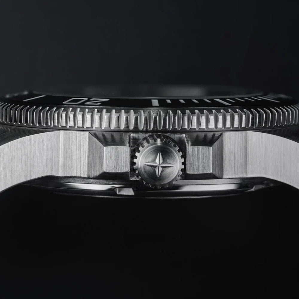 Argonautic 39 Automatic 200m Black Gold Men's Diver Watch 16153250 Diver Davosa USA Official Distributor. Prices are Final. Tax & duties included.