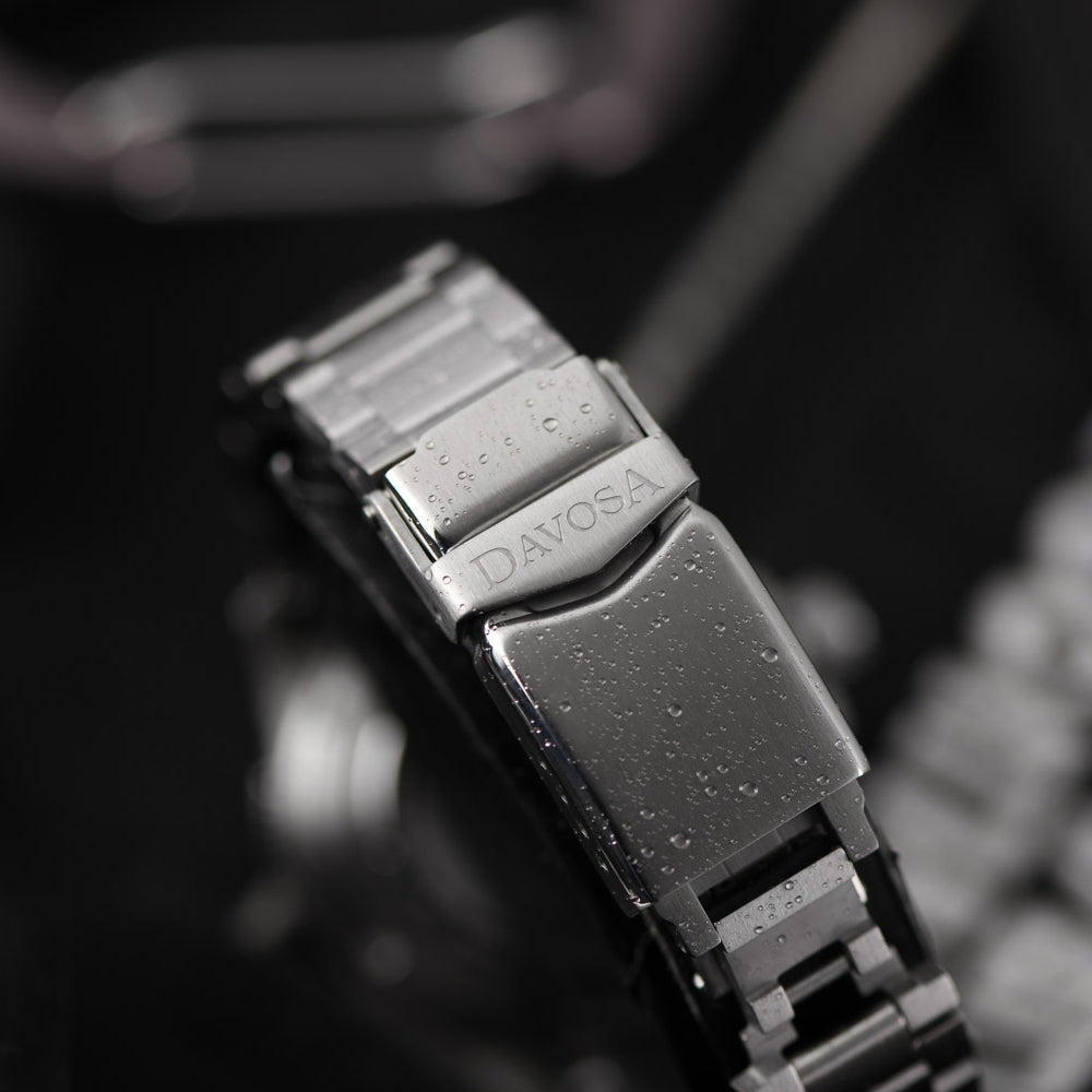 Argonautic 39 Automatic 200m Beyond Steel Black Men's Diver Watch 16153220 Diver Davosa USA Official Distributor. Prices are Final. Tax & duties included.