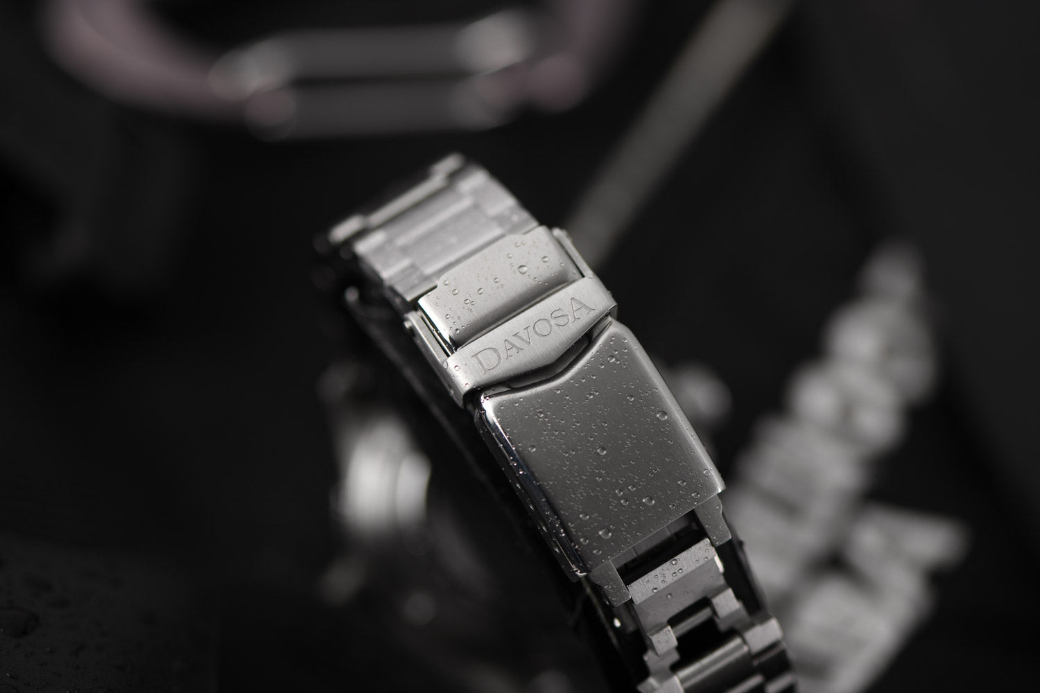 Argonautic 39 Automatic 200m Beyond Steel Black Men's Diver Watch 16153220 Diver Davosa USA Official Distributor. Prices are Final. Tax & duties included.