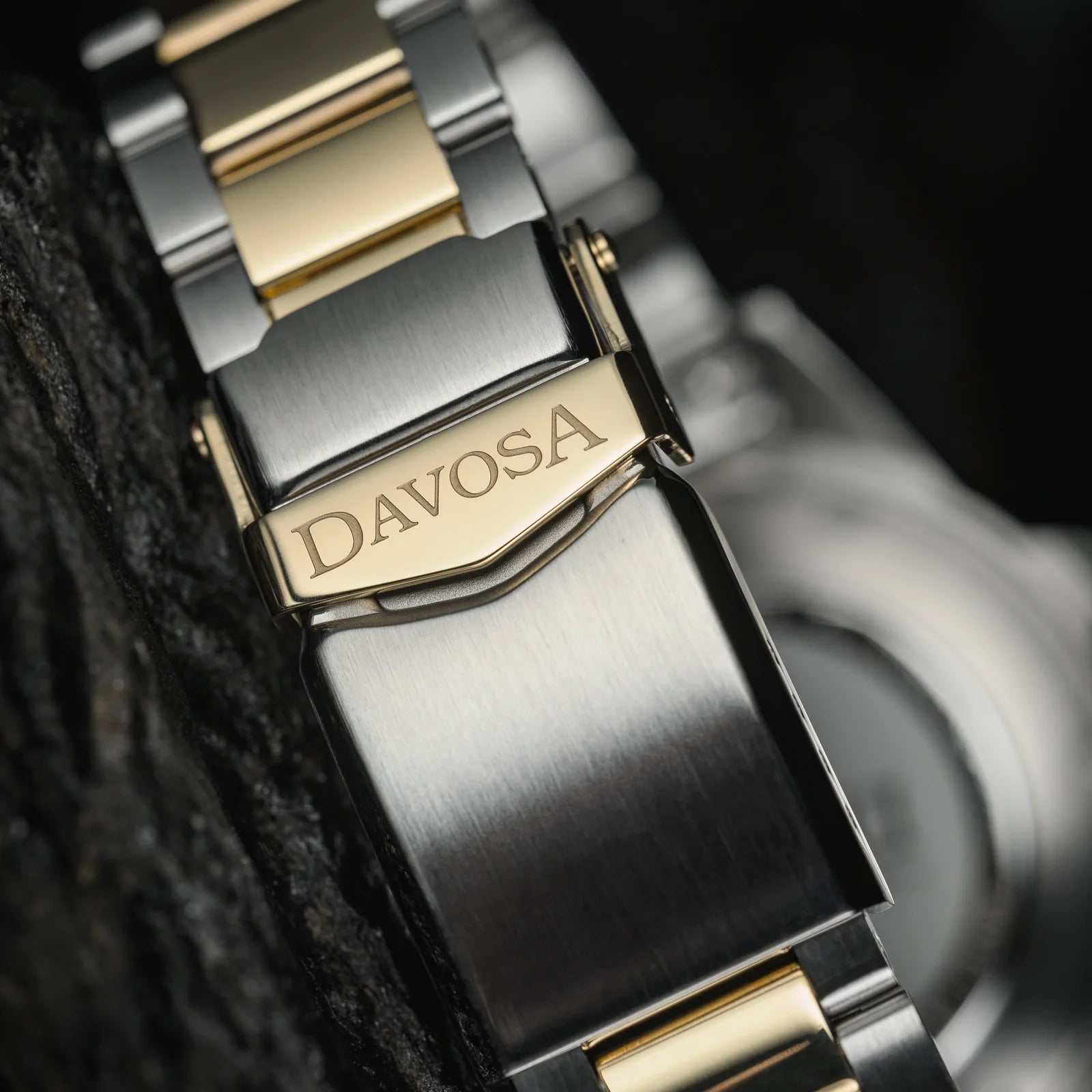Argonautic 39 Automatic 200m Black Gold Men's Diver Watch 16153350 Diver Davosa USA Official Distributor. Prices are Final. Tax & duties included.