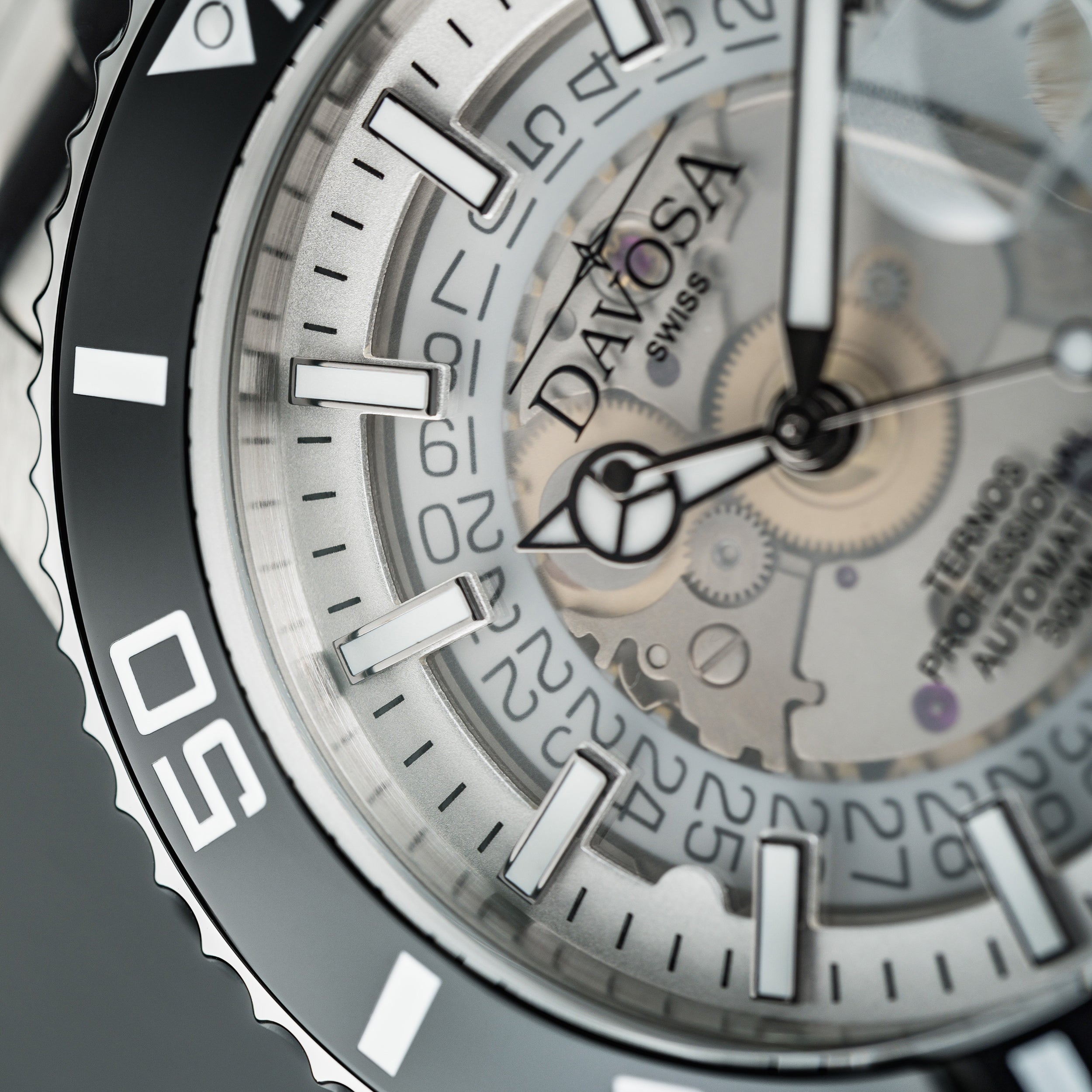 Ternos Professional Auto Nebulous 300m White Diving Watch 16153510 Diver Davosa USA Official Distributor. Prices are Final. Tax & duties included.