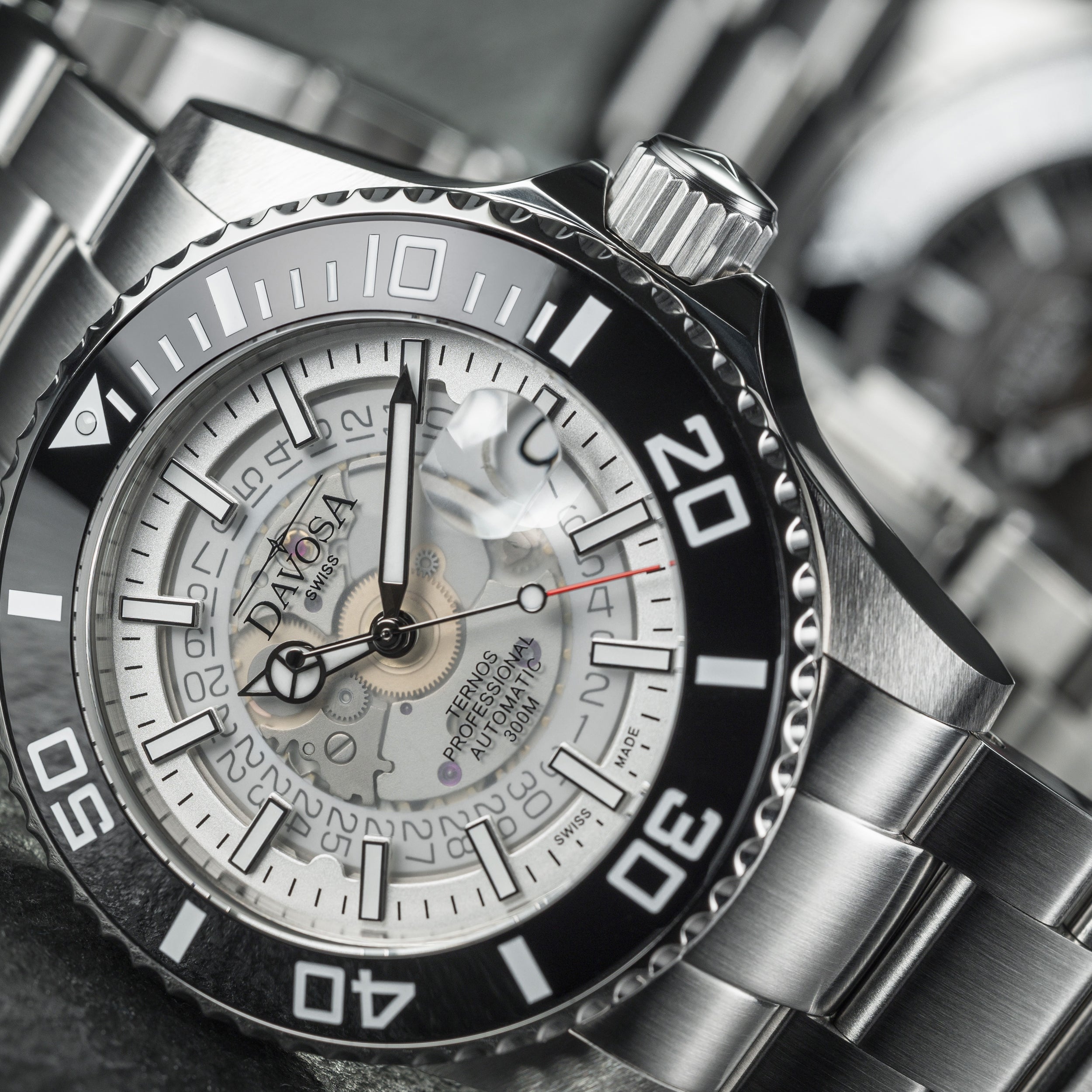 Ternos Professional Auto Nebulous 300m White Diving Watch 16153510 Diver Davosa USA Official Distributor. Prices are Final. Tax & duties included.