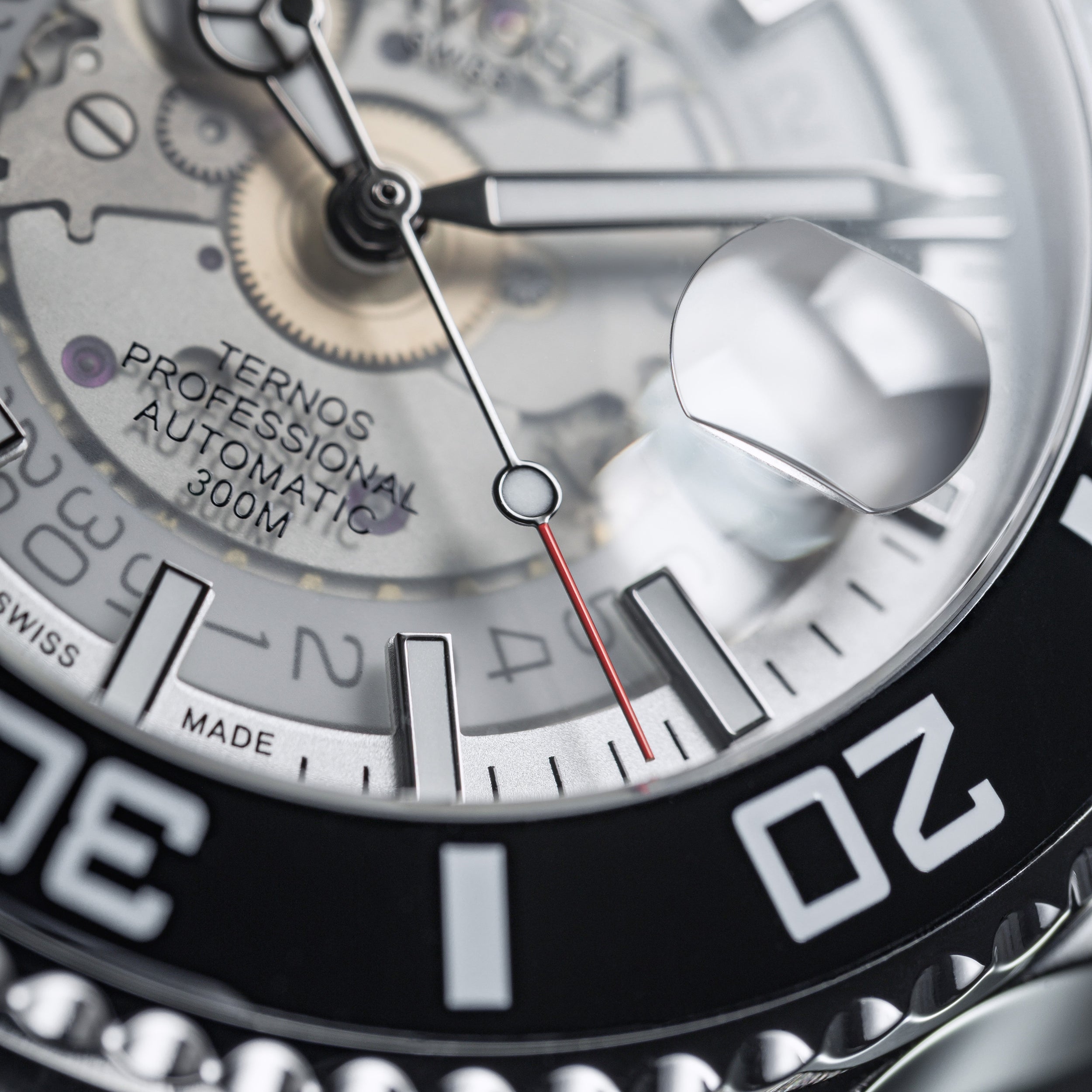 Ternos Professional Auto Nebulous 300m White Diving Watch 16153510 Diver Davosa USA Official Distributor. Prices are Final. Tax & duties included.