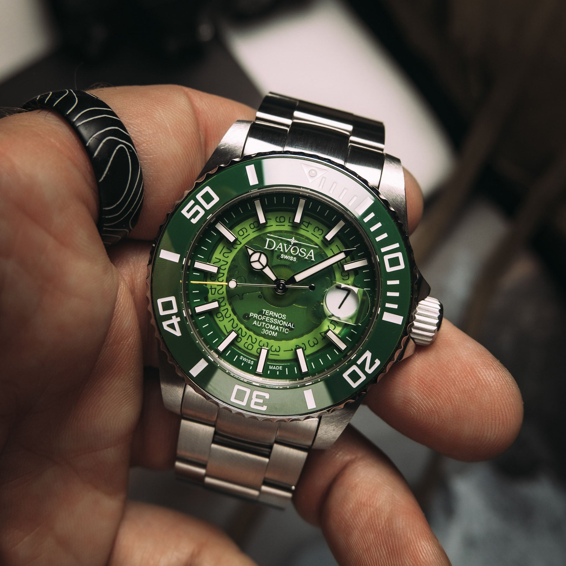 Ternos Professional Auto Nebulous 300m Green Diving Watch 16153570 Diver Davosa USA Official Distributor. Prices are Final. Tax & duties included.