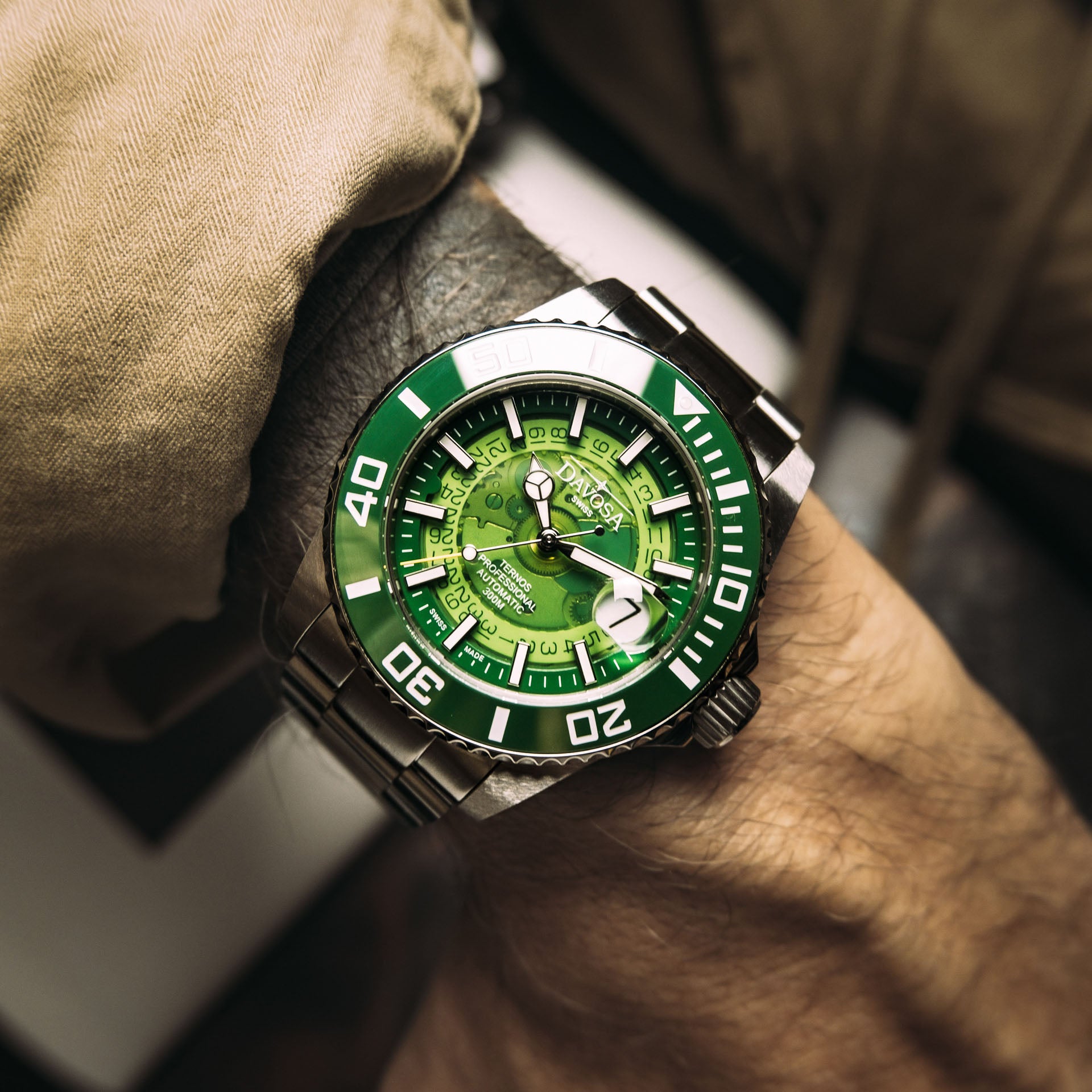 Ternos Professional Auto Nebulous 300m Green Diving Watch 16153570 Diver Davosa USA Official Distributor. Prices are Final. Tax & duties included.