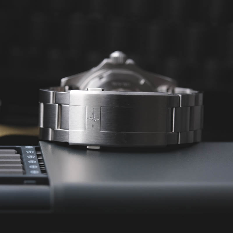 Folding clasp with WaveSlide micro adjustment for Ternos Pro watch bracelet - 210.559.20 bracelet Davosa USA