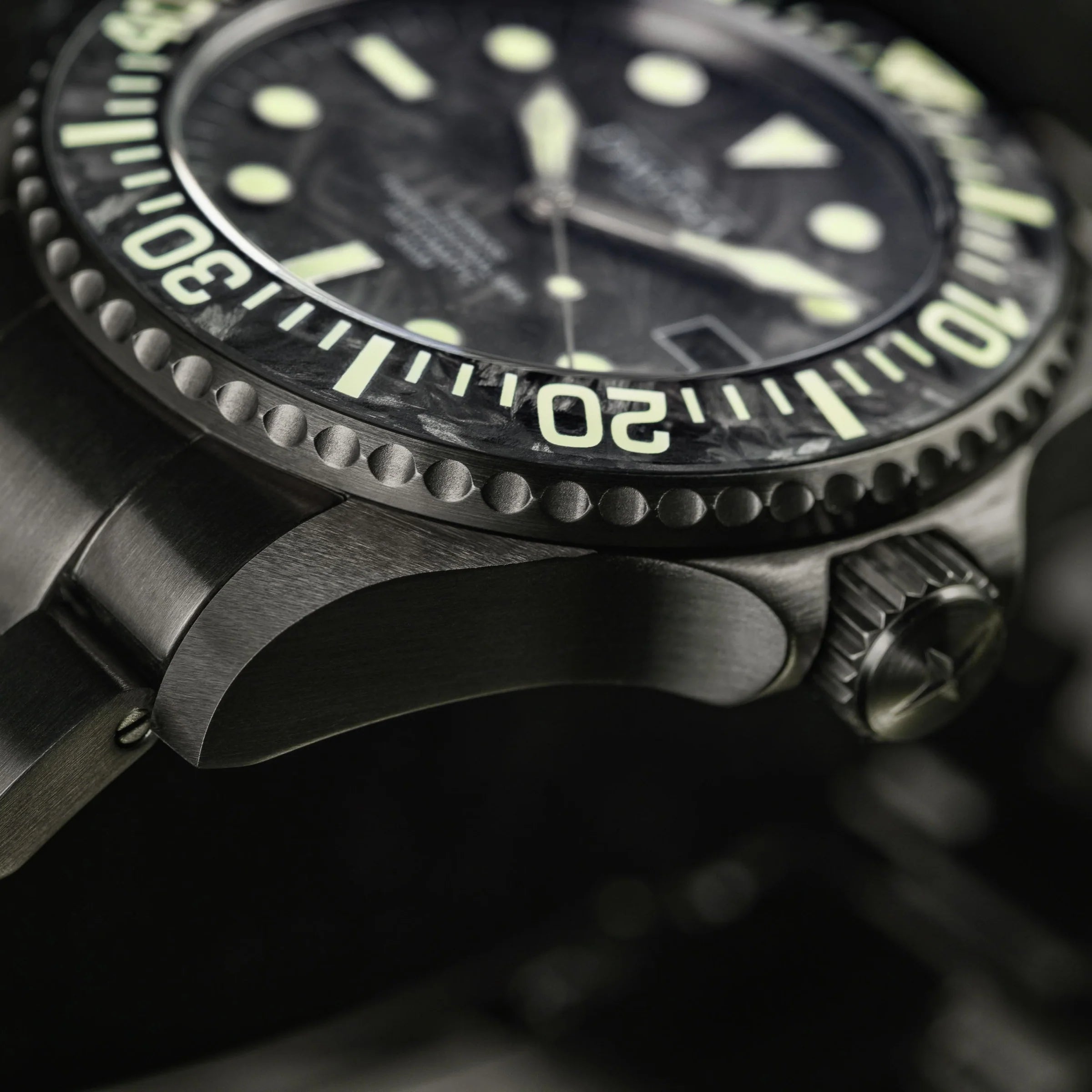 Ternos Professional 68h Carbon 300m Diving Watch 16153950 Limited Edition Diver Davosa USA Official Distributor. Prices are Final. Tax & duties included.