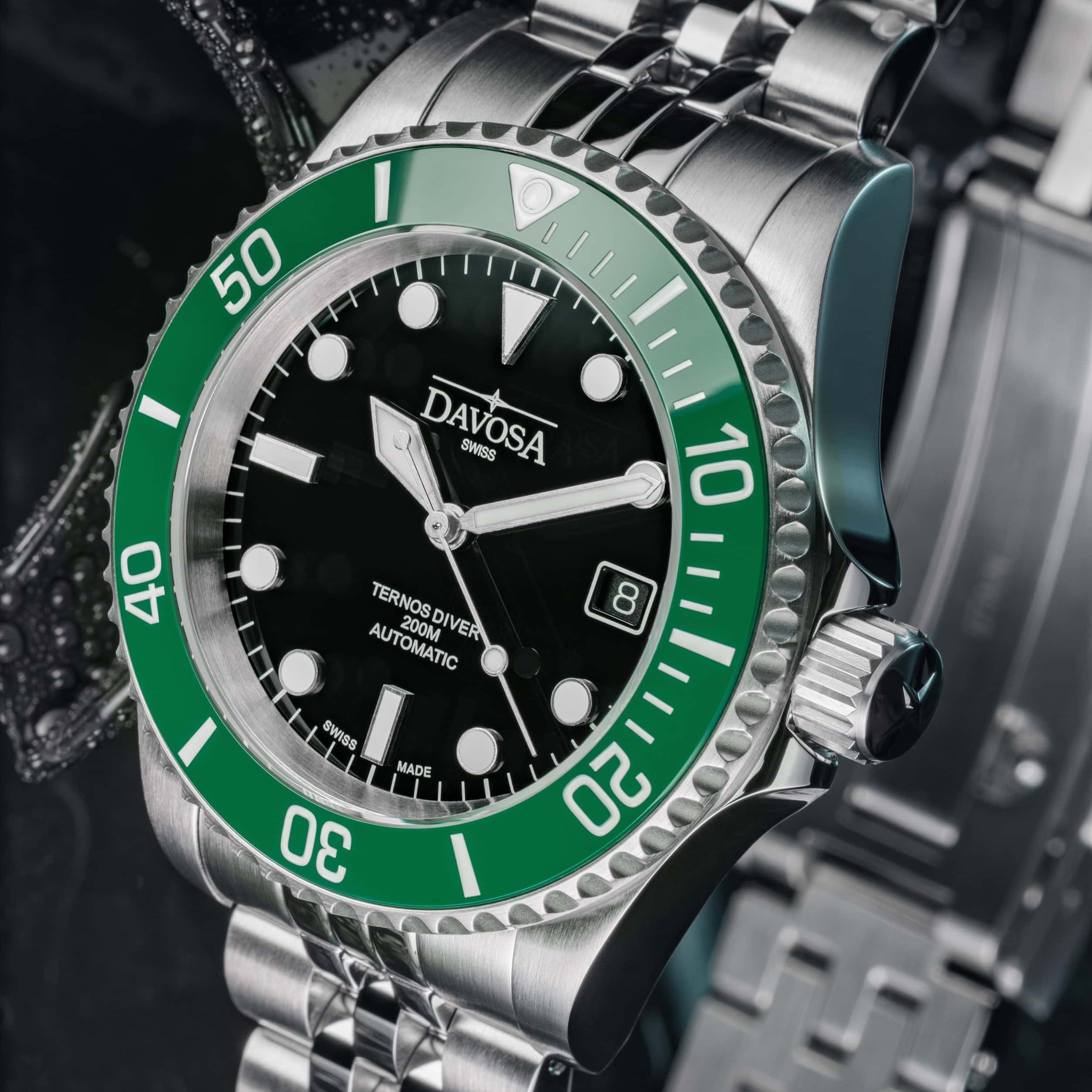 Ternos Diver Automatic 200m Swiss-Made Green and Black Unisex Diver Watch 161.552.07 With Loupe and Pentalink bracelet Diver Davosa USA Official Distributor. Prices are Final. Tax & duties included.