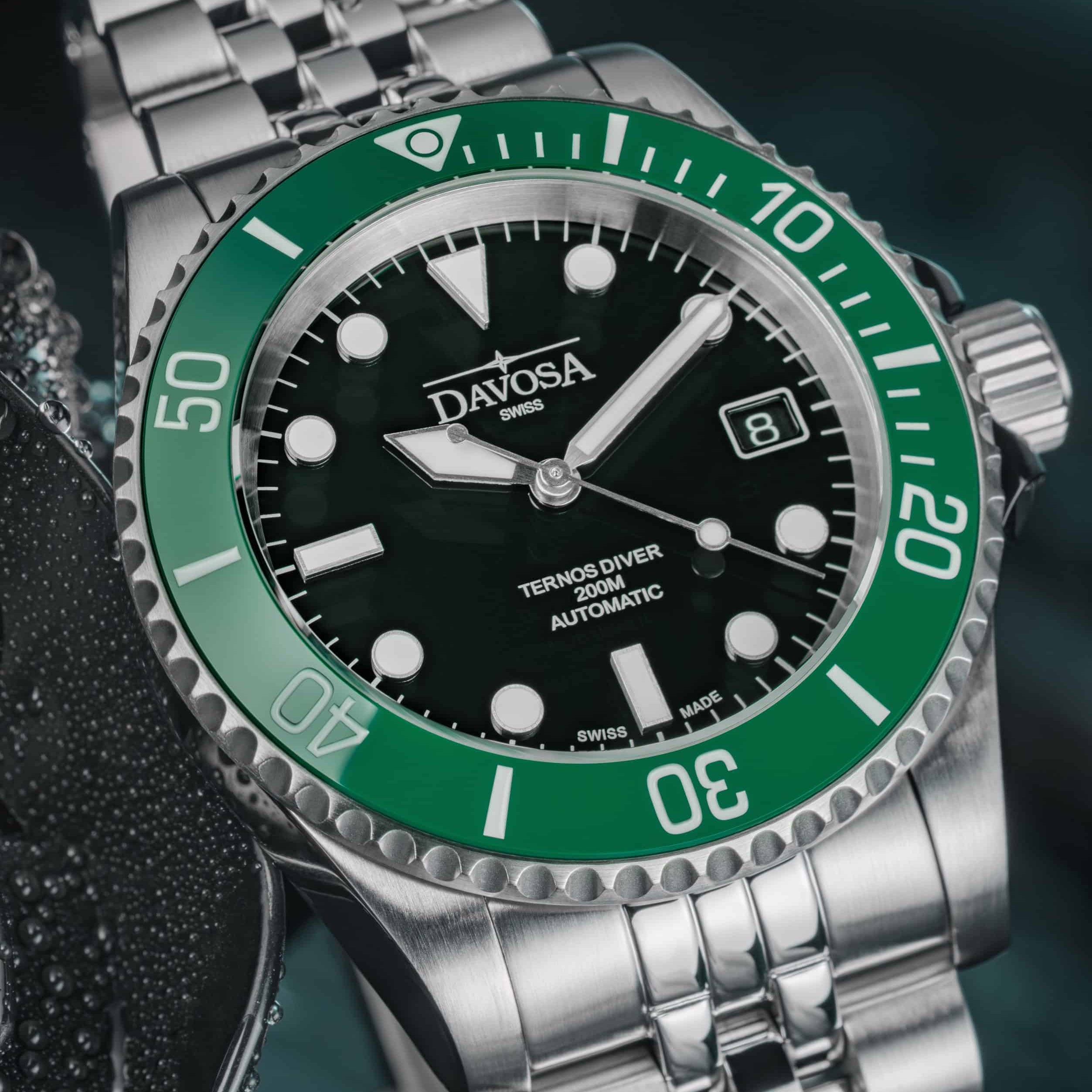 Ternos Diver Automatic 200m Swiss-Made Green and Black Unisex Diver Watch 161.552.07 With Loupe and Pentalink bracelet Diver Davosa USA Official Distributor. Prices are Final. Tax & duties included.