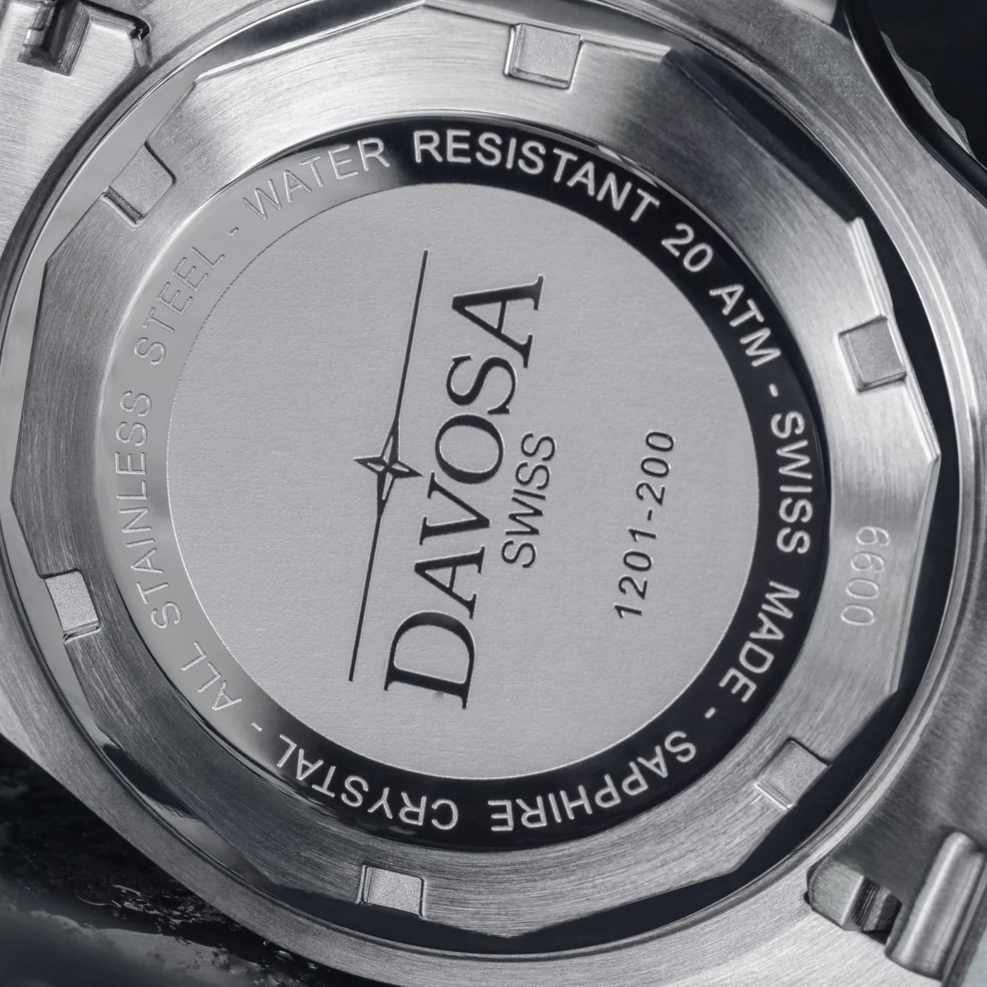 Ternos Ceramic Automatic 200m Swiss-Made Black Unisex Diver Watch 161.550.05 No Loupe with Pentalink Bracelet Diver Davosa USA Official Distributor. Prices are Final. Tax & duties included.