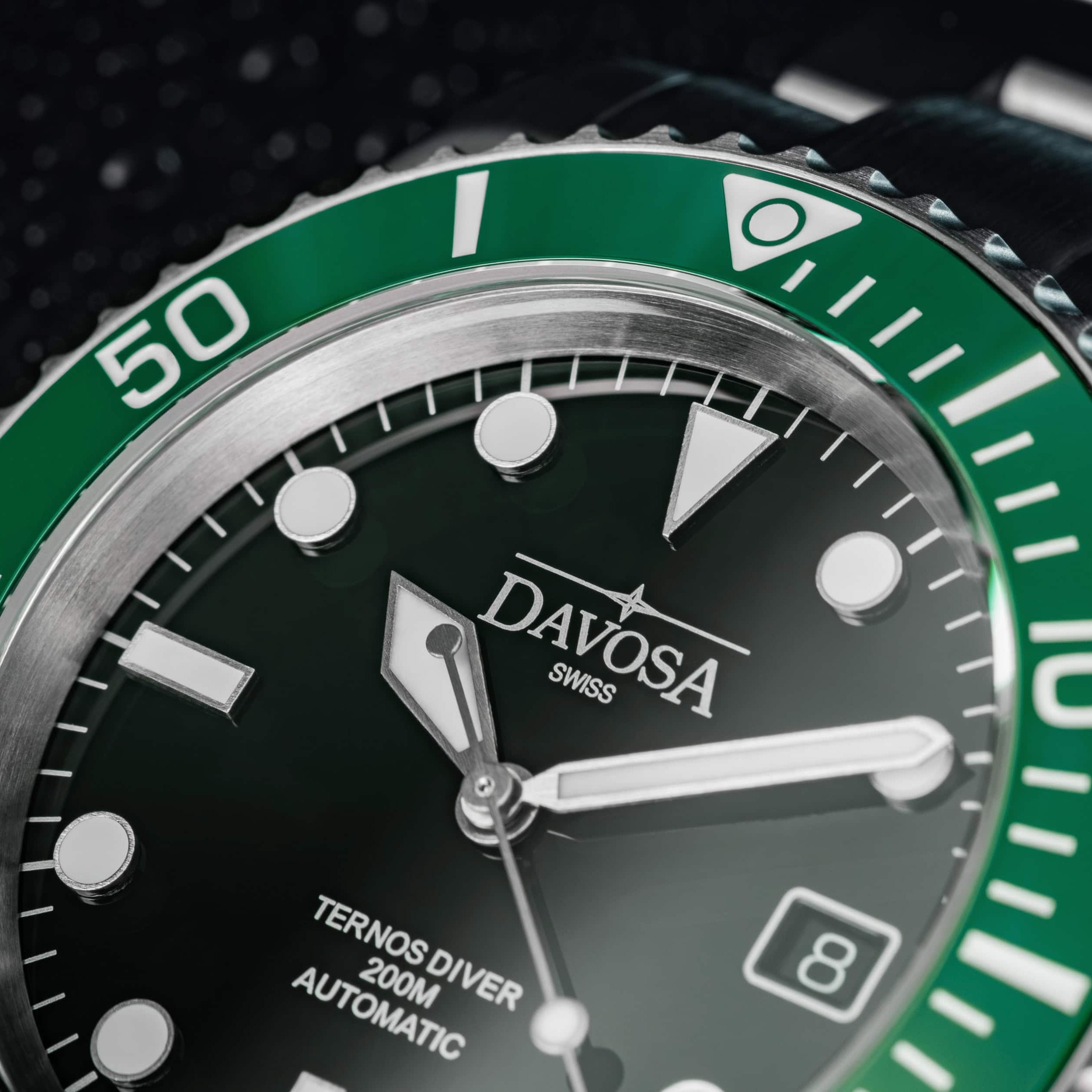 Ternos Diver Automatic 200m Swiss-Made Green and Black Unisex Diver Watch 161.550.07 Without Loupe and Pentalink bracelet Diver Davosa USA Official Distributor. Prices are Final. Tax & duties included.