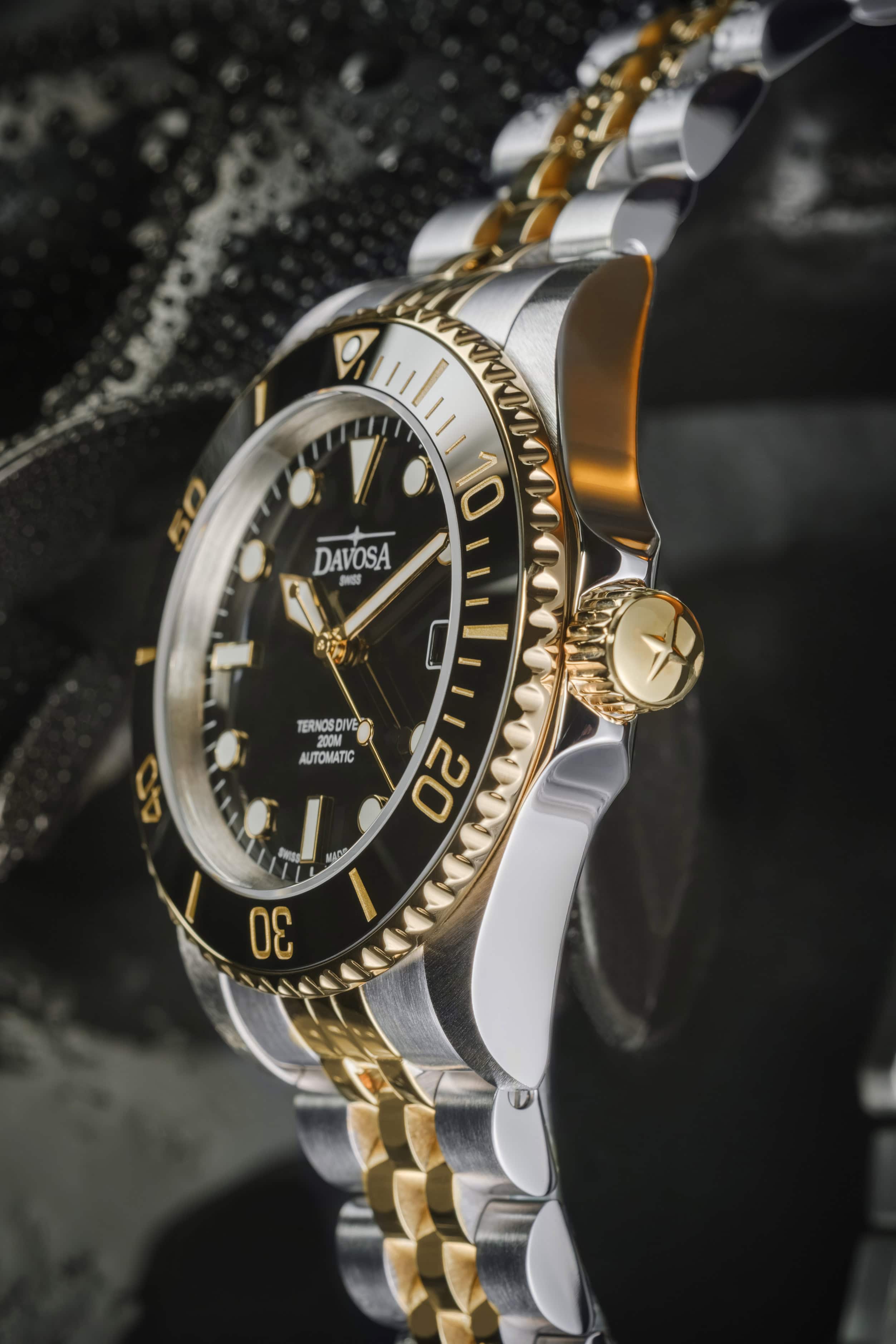 Ternos Diver Automatic Two-Tone 200m Swiss-Made Gold and Black Unisex Diver Watch 161.551.05 Without Loupe and Pentalink Bracelet Diver Davosa USA Official Distributor. Prices are Final. Tax & duties included.
