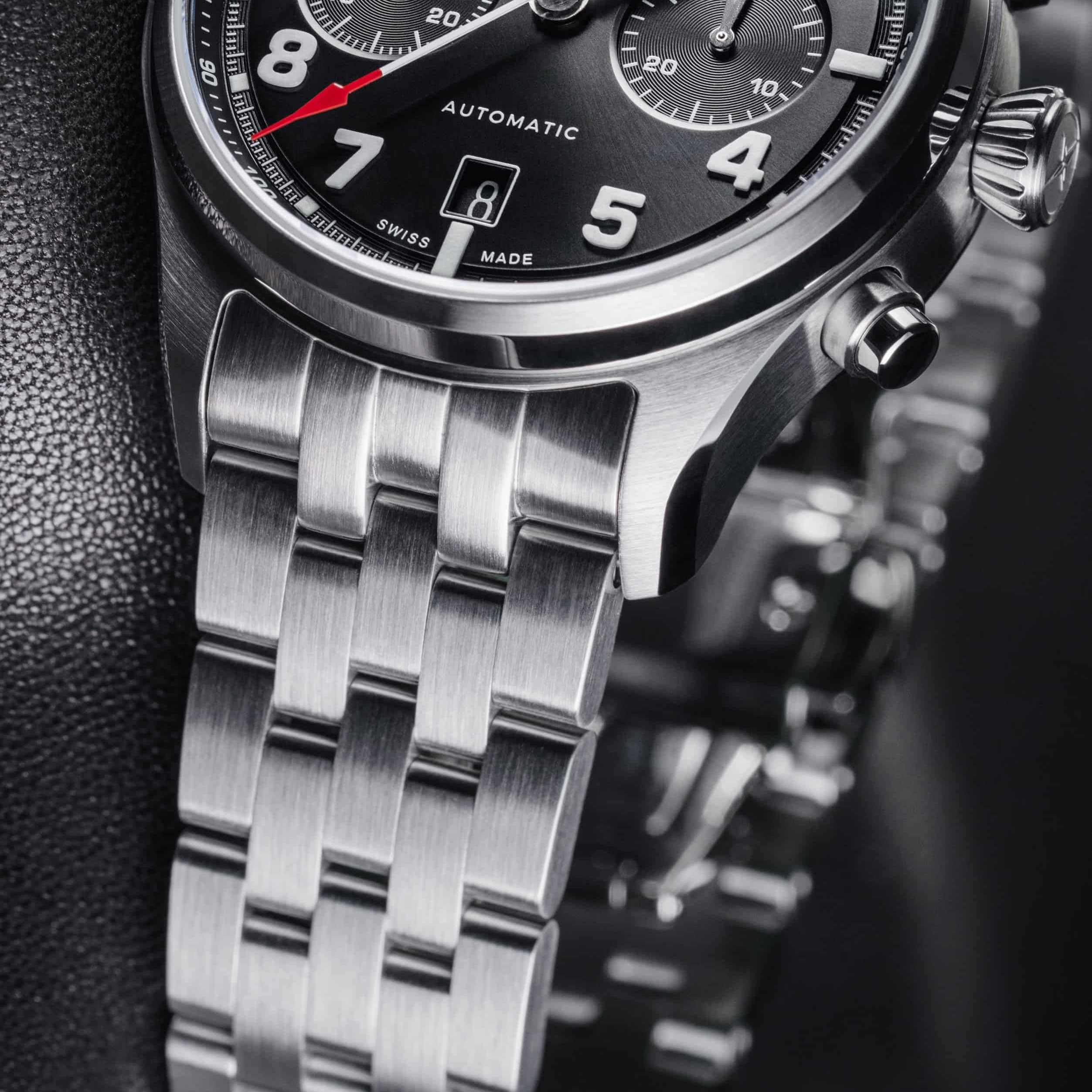 Newton Pilot Chronograph | Limited Edition - 300 units | 161.578.50 Pilot Davosa USA Official Distributor. Prices are Final. Tax & duties included.