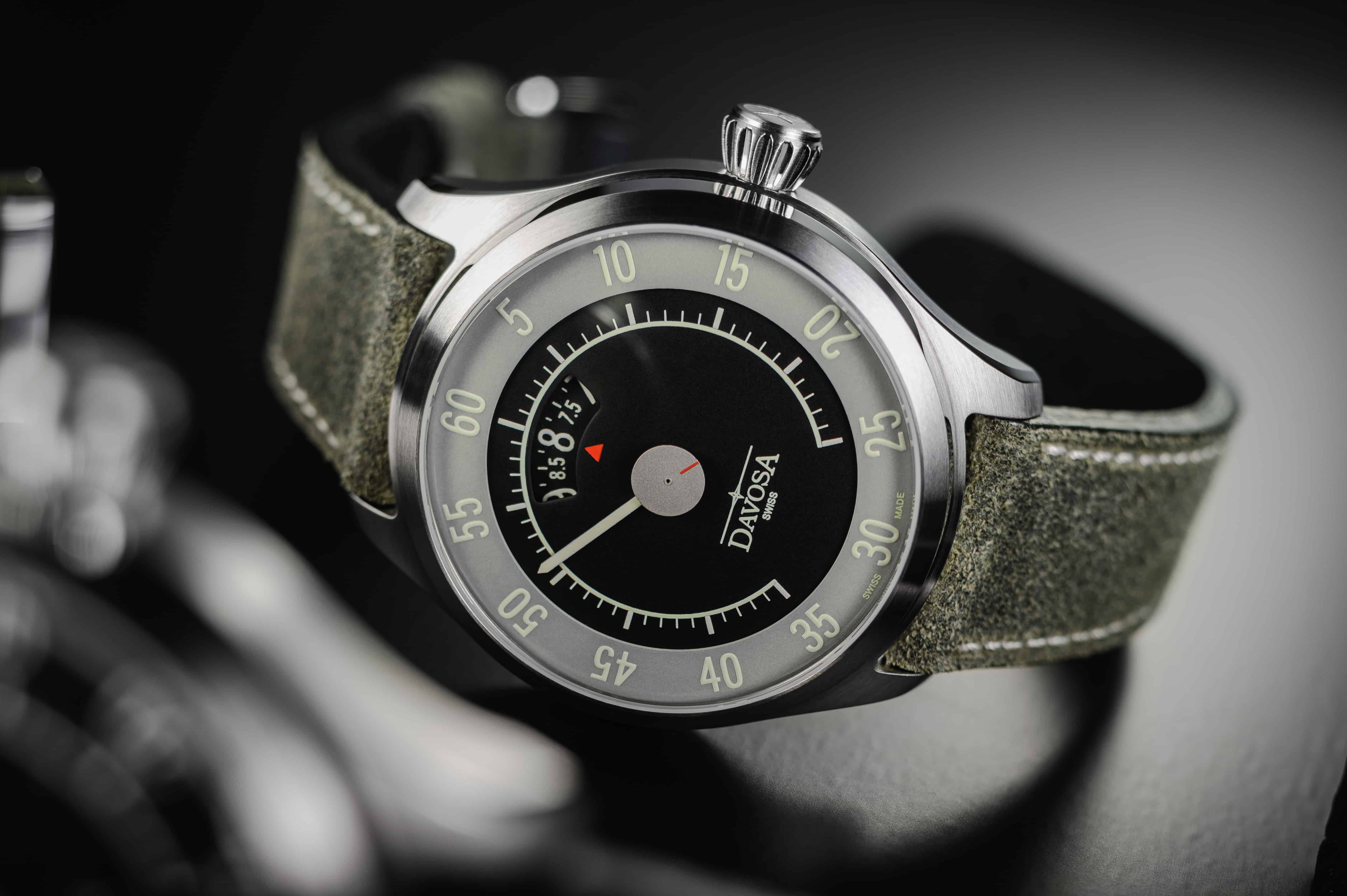 Newton Automatic Speedometer Gray Gray Pilot Racing Watch 16158725 Pilot Davosa USA Official Distributor. Prices are Final. Tax & duties included.