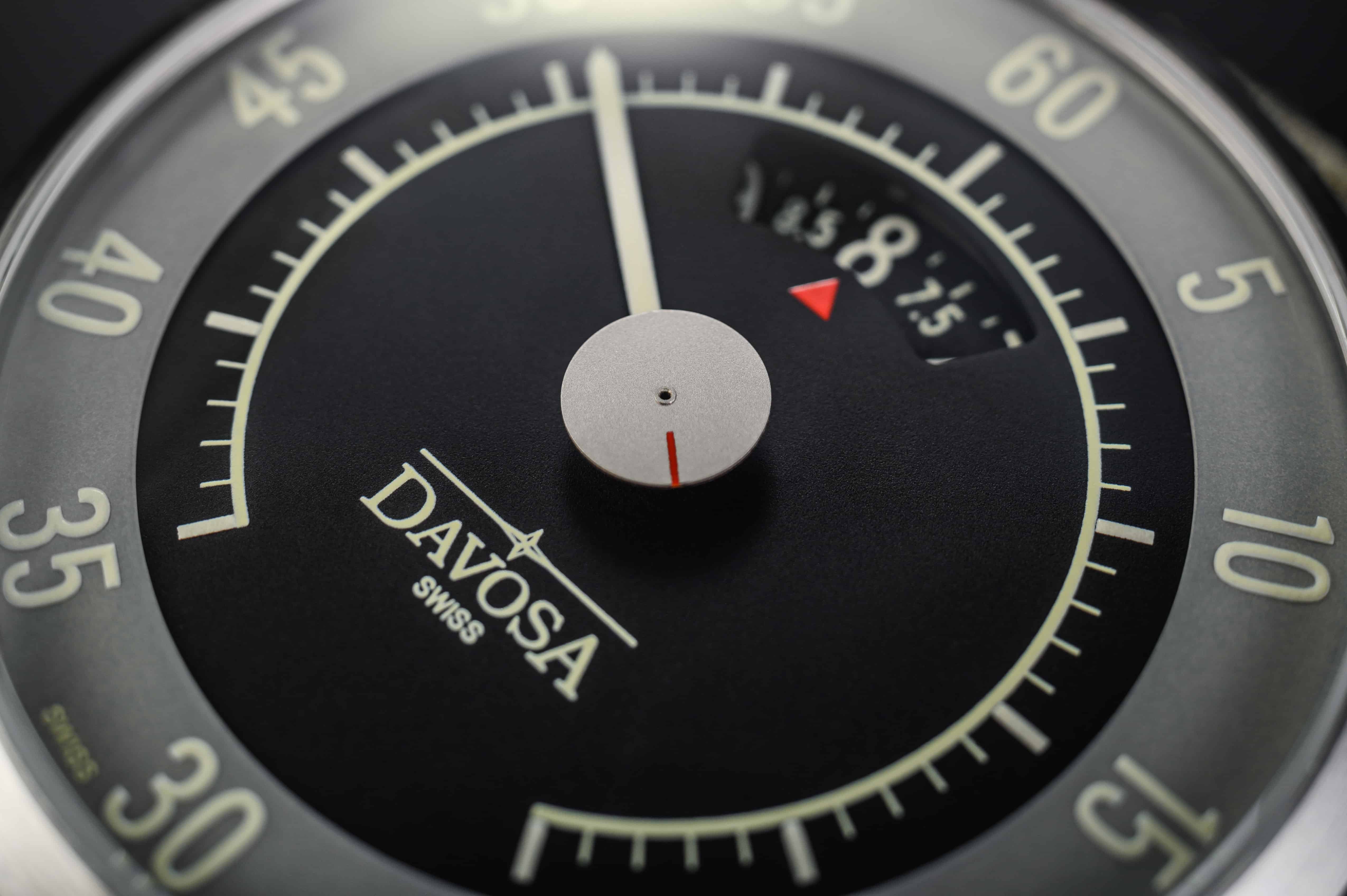 Newton Automatic Speedometer Gray Gray Pilot Racing Watch 16158725 Pilot Davosa USA Official Distributor. Prices are Final. Tax & duties included.