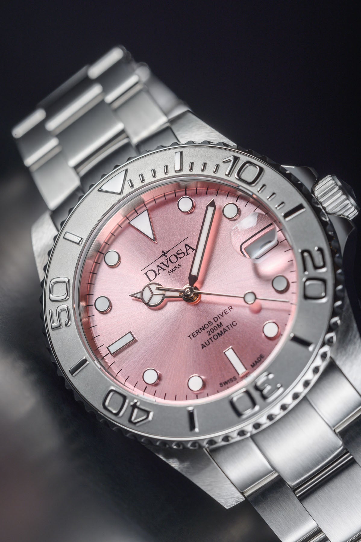 Ternos Medium Automatic Limited Edition California Pink Diver Watch 16619960 Diver Davosa USA Official Distributor. Prices are Final. Tax & duties included.