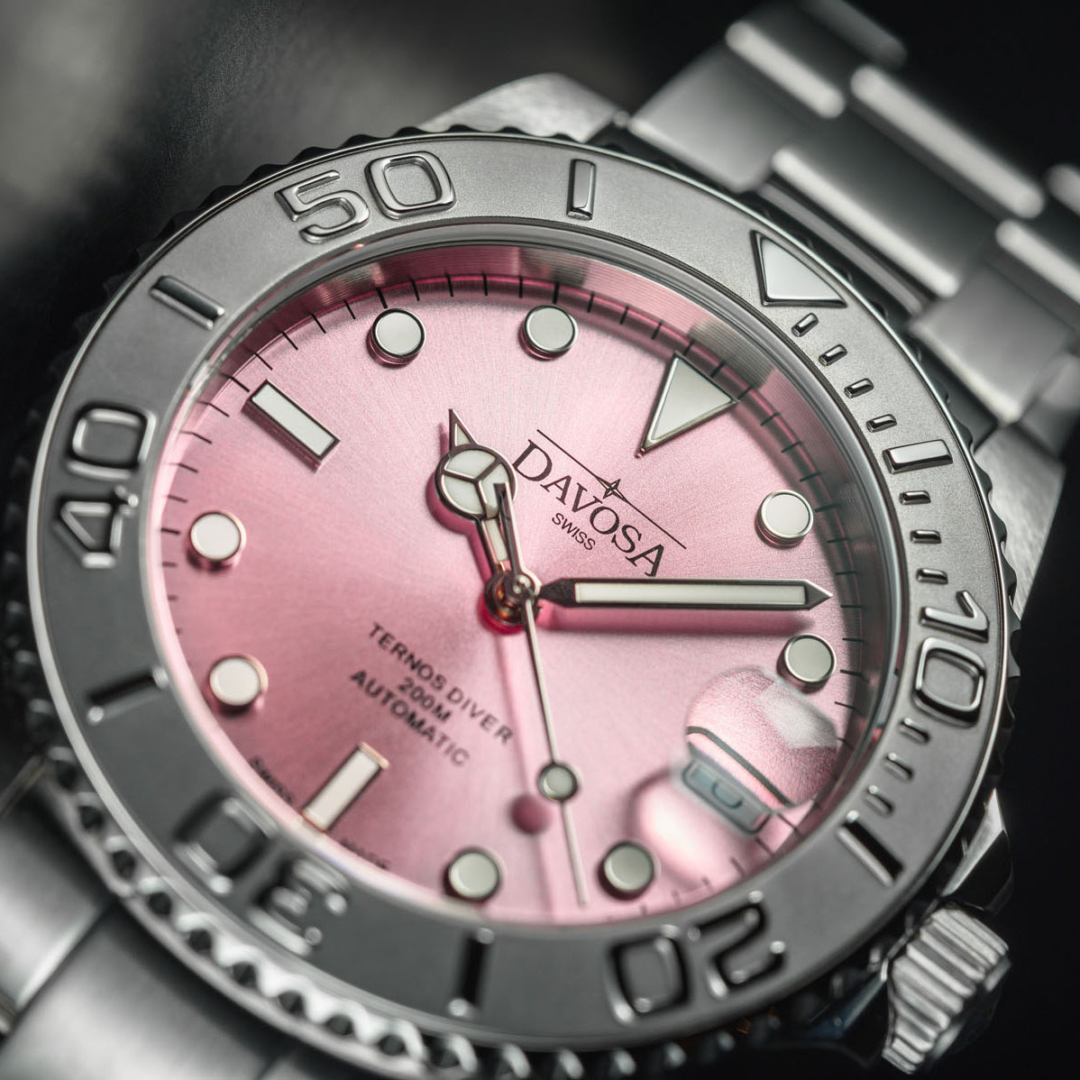 Ternos Medium Automatic Limited Edition California Pink Diver Watch 16619960 Diver Davosa USA Official Distributor. Prices are Final. Tax & duties included.