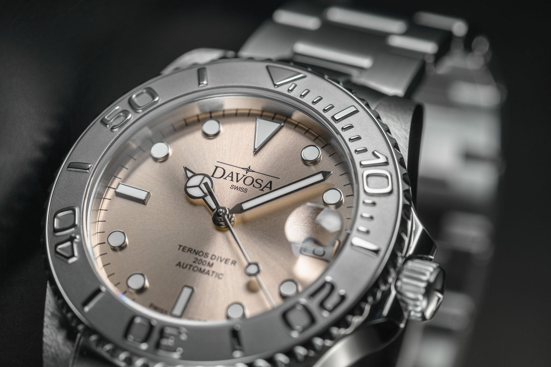 Ternos Medium Automatic Limited Edition California Sandy Beige Diver Watch 16619980 Diver Davosa USA Official Distributor. Prices are Final. Tax & duties included.