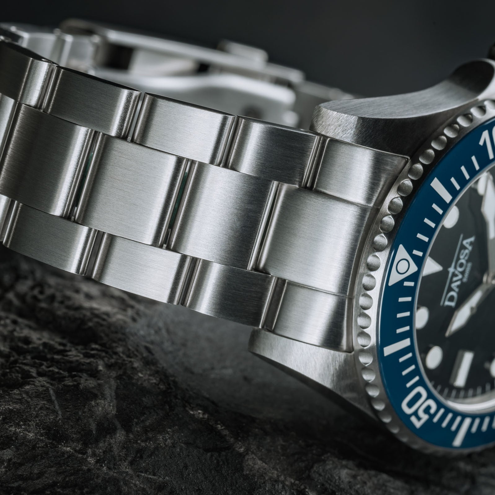Ternos Professional 68h Automatic 300m Blue Black Diving Watch 16153840 Diver Davosa USA Official Distributor. Prices are Final. Tax & duties included.