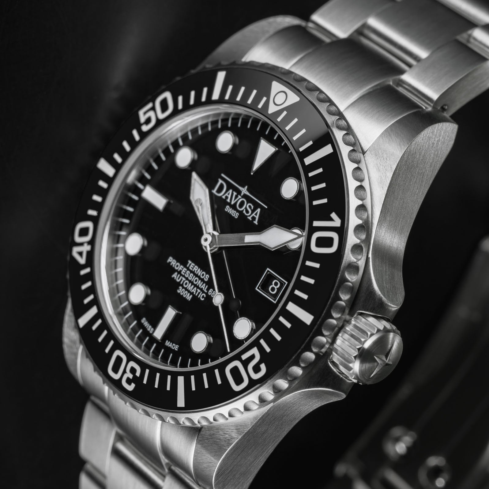 Ternos Professional 68h Automatic 300m Black Blue Green Diving Watch Collection Diver Davosa USA Official Distributor. Prices are Final. Tax & duties included.