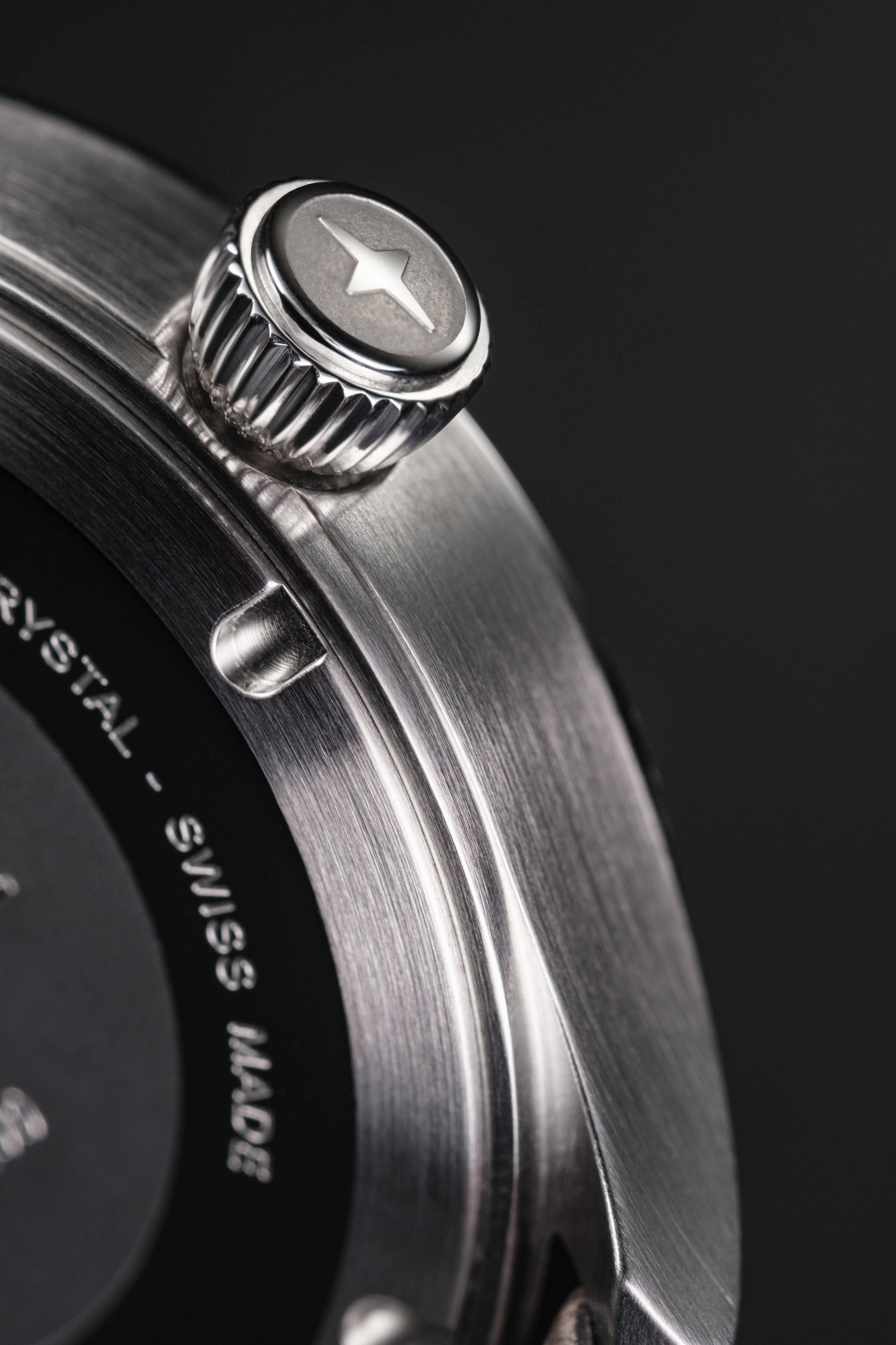 Axis Ref. 161.574.56 - Automatic Men’s Watch with Vintage Italian Leather Strap and Sporty Silver, Black and Red Dial Accents Military Davosa USA