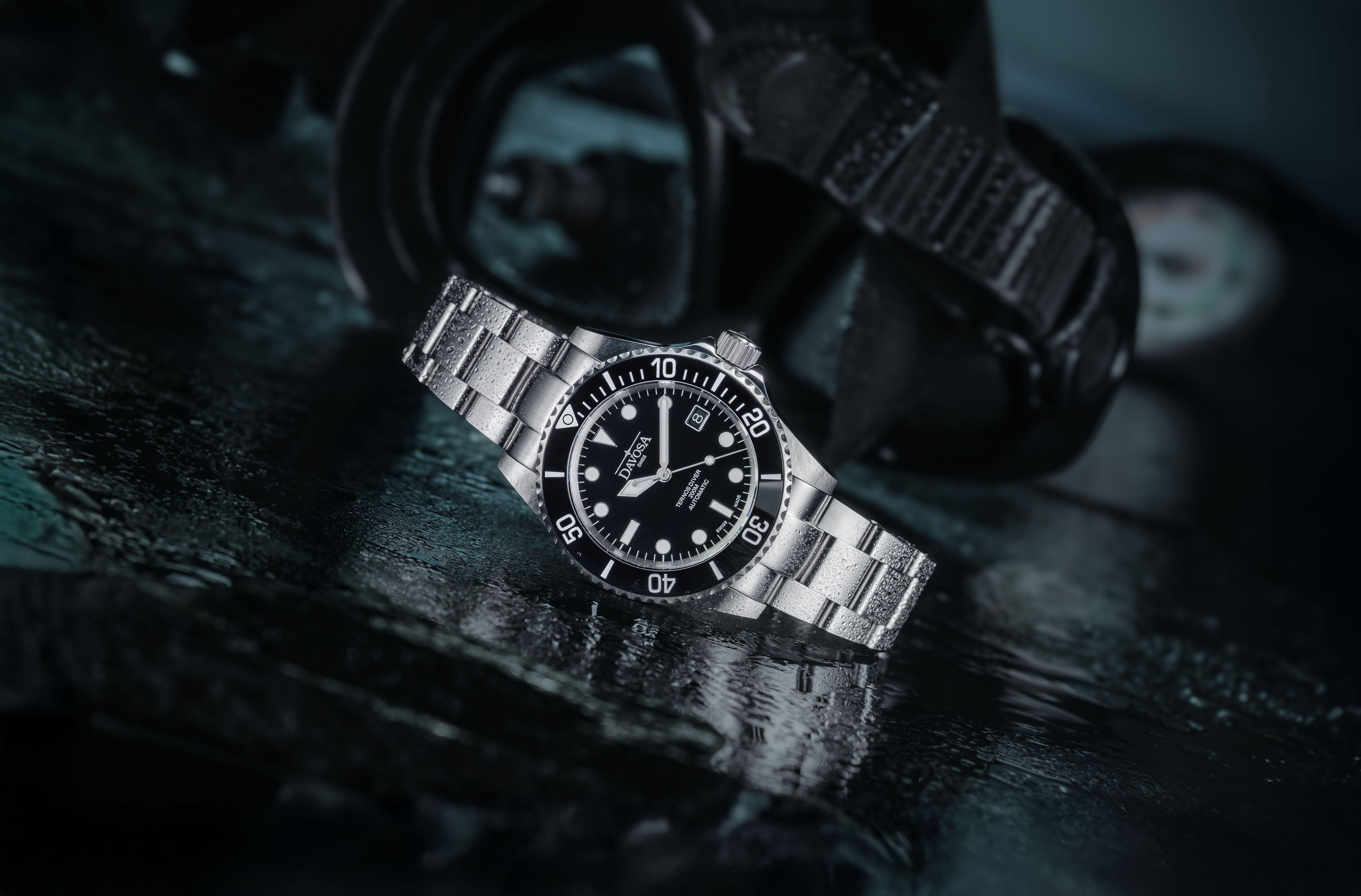 Ternos Ceramic Automatic 200m Swiss-Made Black Unisex Diver Watch 161.550.50 No Loupe Diver Davosa USA Official Distributor. Prices are Final. Tax & duties included.