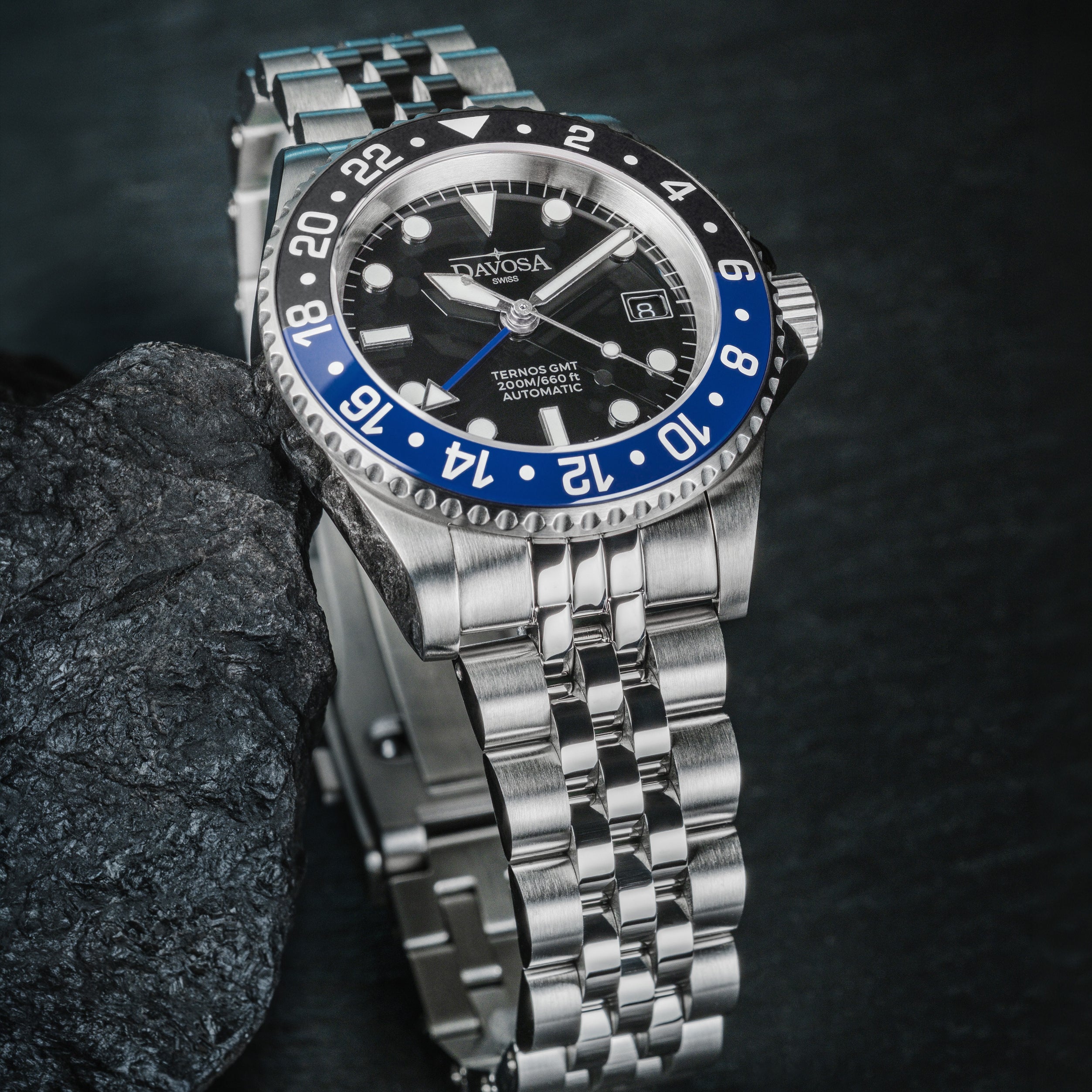 DAVOSA Ternos GMT 40mm Automatic - Swiss Made Dual Time Zone Diver’s Watch - Blue and Black with Loupe Ref. 161.564.04 GMT Davosa USA Official Distributor. Prices are Final. Tax & duties included.