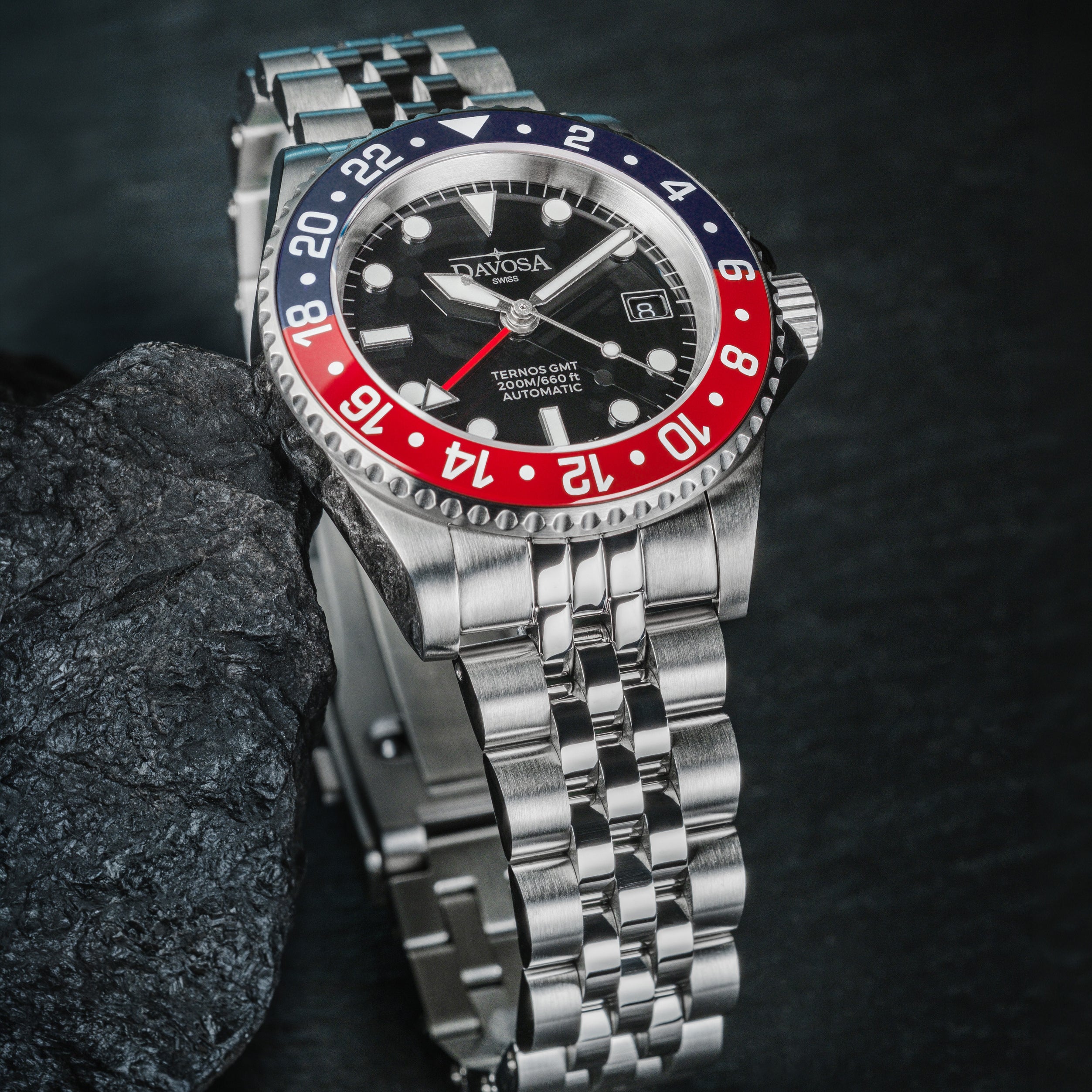 DAVOSA Ternos GMT 40mm Automatic - Swiss Made Dual Time Zone Diver’s Watch - Blue and Red without Loupe Ref. 161.563.06 GMT Davosa USA Official Distributor. Prices are Final. Tax & duties included.