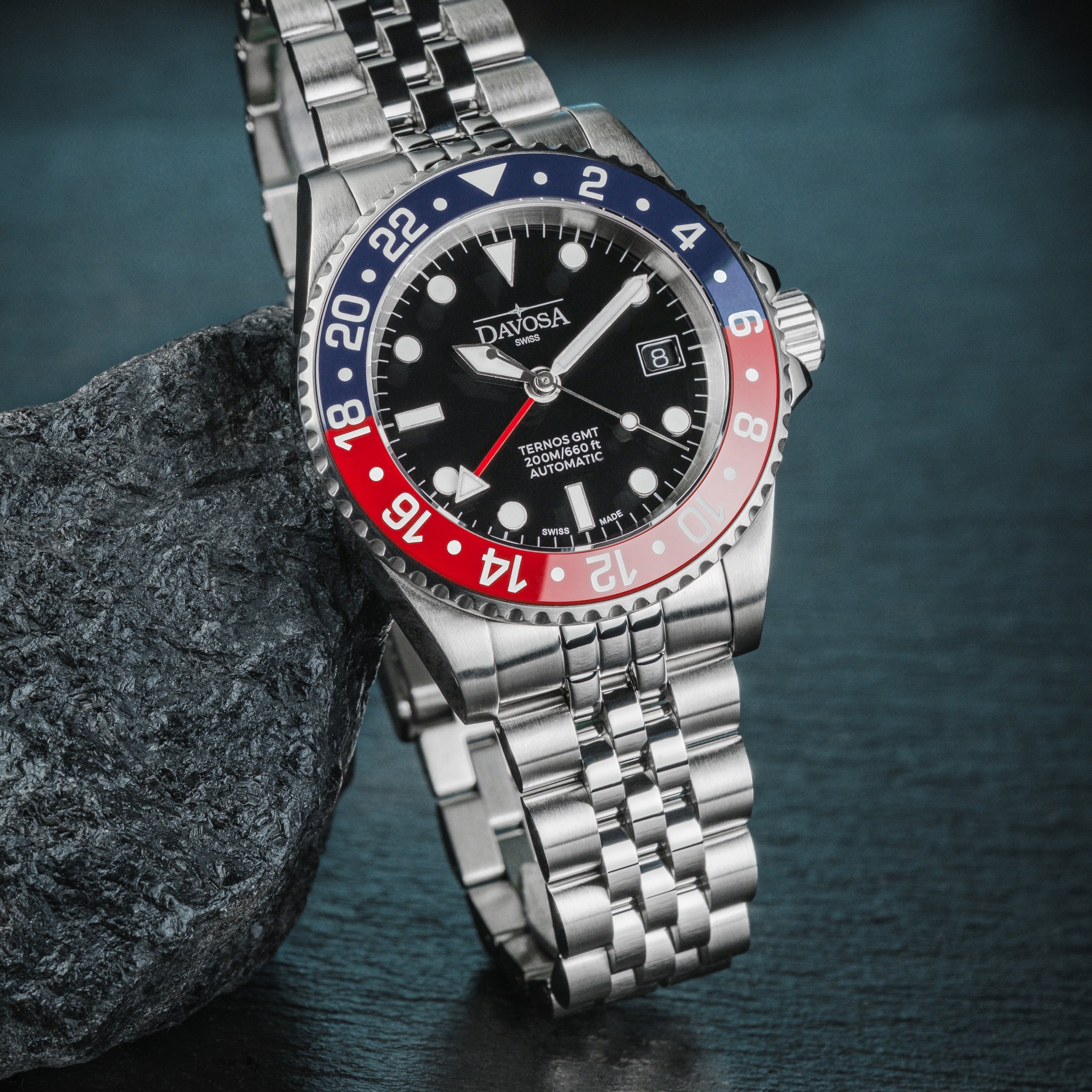 DAVOSA Ternos GMT 40mm Automatic - Swiss Made Dual Time Zone Diver’s Watch - Blue and Red without Loupe Ref. 161.563.06 GMT Davosa USA Official Distributor. Prices are Final. Tax & duties included.