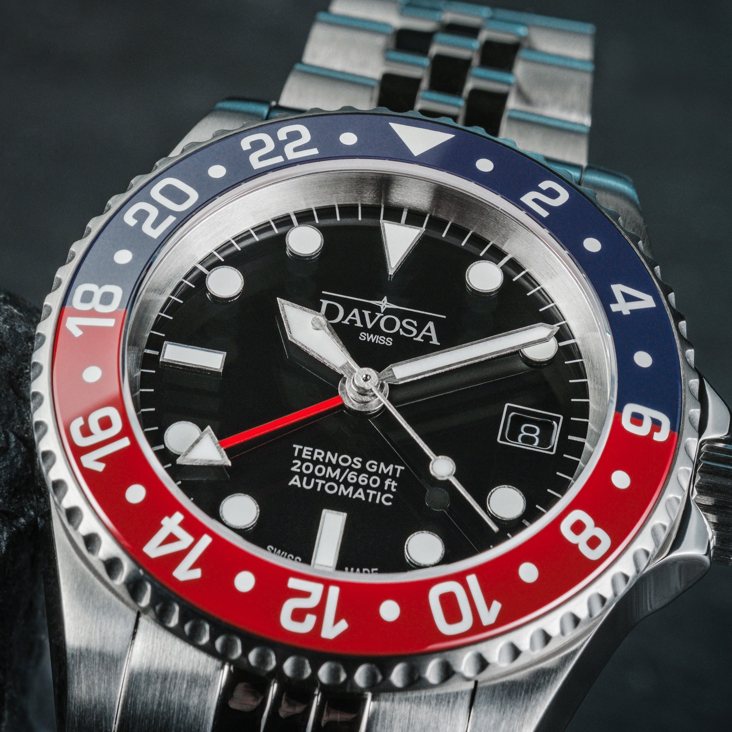 DAVOSA Ternos GMT 40mm Automatic - Swiss Made Dual Time Zone Diver’s Watch - Blue and Red without Loupe Ref. 161.563.06 GMT Davosa USA Official Distributor. Prices are Final. Tax & duties included.