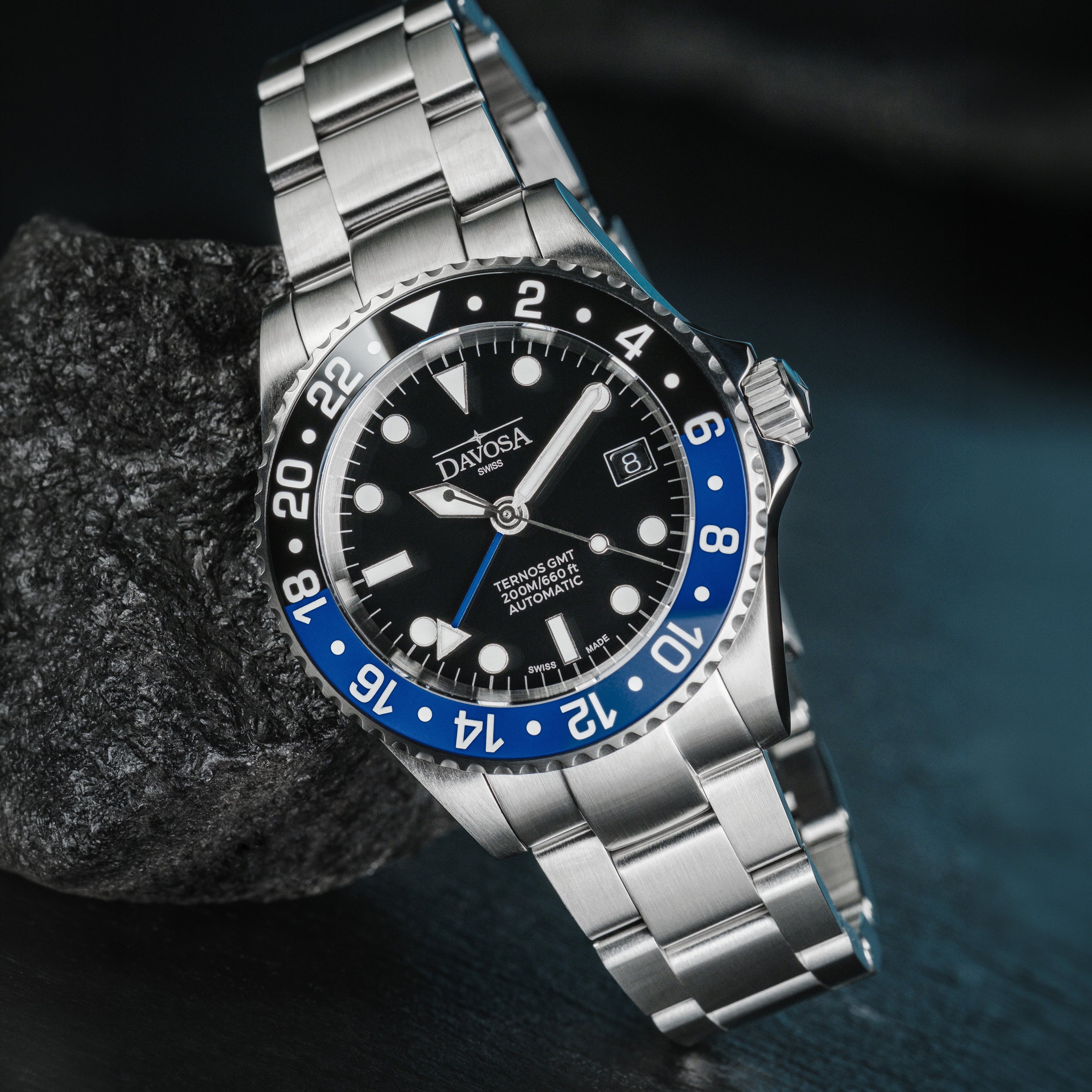 DAVOSA Ternos GMT 40mm Automatic - Swiss Made Dual Time Zone Diver’s Watch - Blue and Black without Loupe Ref. 161.563.40 GMT Davosa USA Official Distributor. Prices are Final. Tax & duties included.
