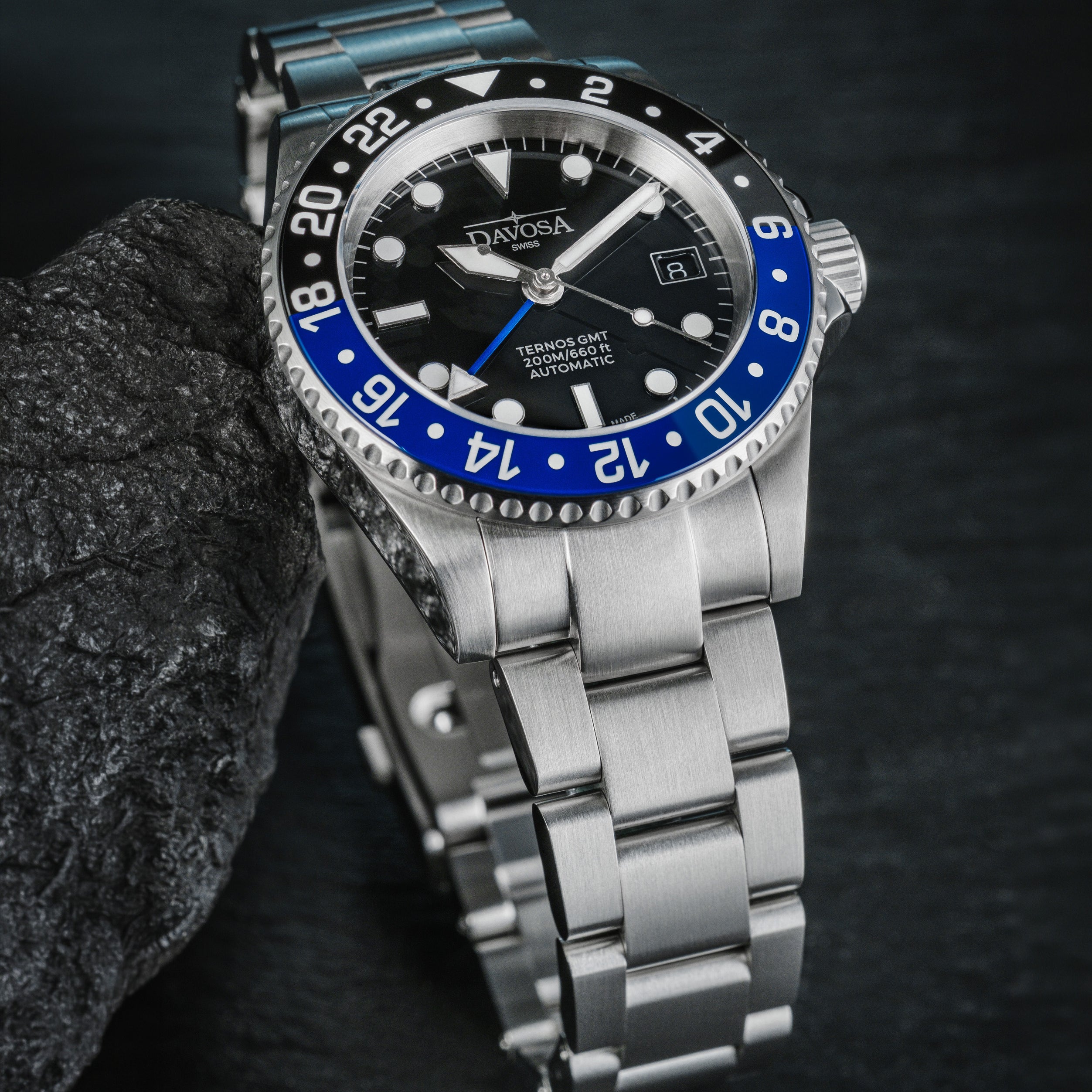 DAVOSA Ternos GMT 40mm Automatic - Swiss Made Dual Time Zone Diver’s Watch - Blue and Black without Loupe Ref. 161.563.40 GMT Davosa USA Official Distributor. Prices are Final. Tax & duties included.