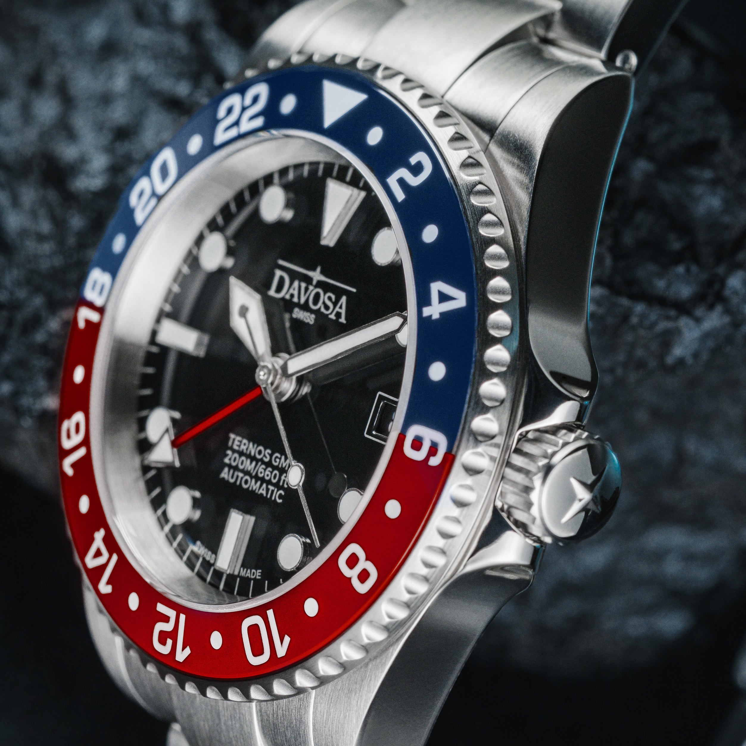 DAVOSA Ternos GMT 40mm Automatic - Swiss Made Dual Time Zone Diver’s Watch - Blue and Red with Loupe Ref. 161.564.60 GMT Davosa USA Official Distributor. Prices are Final. Tax & duties included.