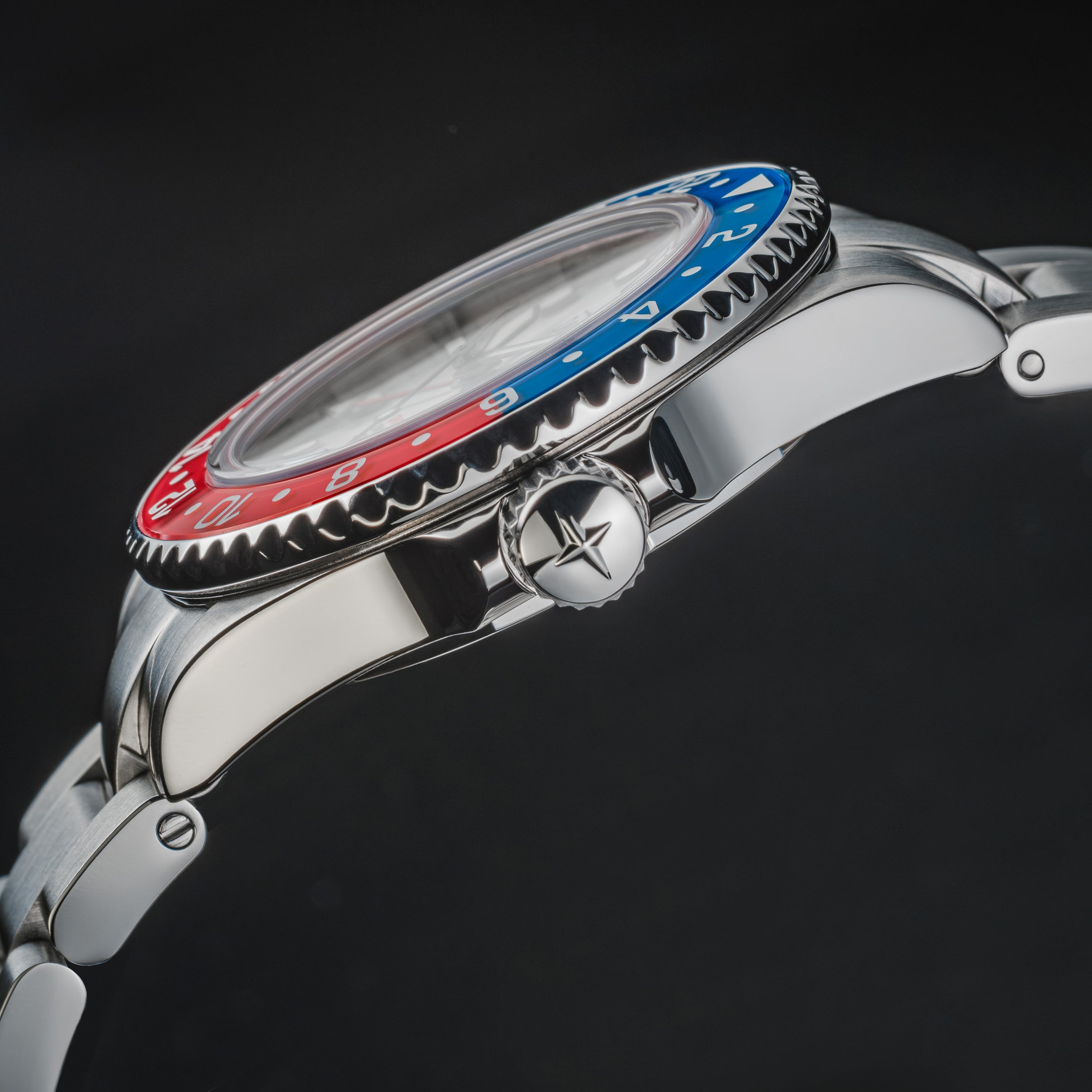 Ternos GMT Lucent Automatic 200m GMT White Blue-Red TriaLink Watch 161.592.20 GMT Davosa USA