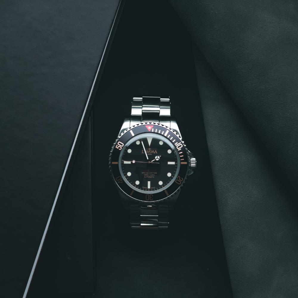 Ternos Sixties Seahorse Swiss-Made 40mm Golden touch Sapphire Crystal Unisex Wristwatch 16152591 Special US Edition 100 units only Diver Davosa USA Official Distributor. Prices are Final. Tax & duties included.