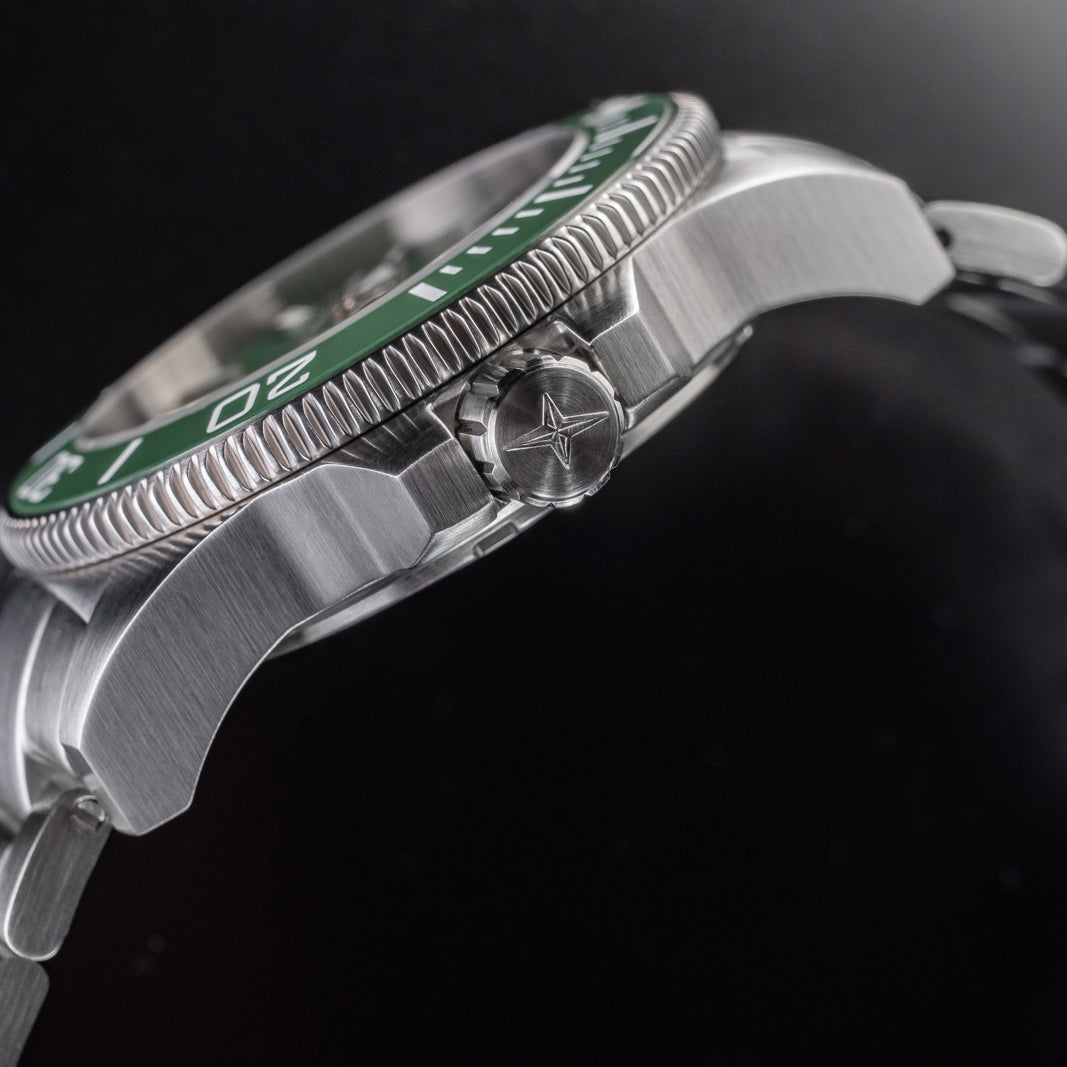 Argonautic BG Automatic 300m Green Men's Diver Watch 16152870 Diver Davosa USA Official Distributor. Prices are Final. Tax & duties included.