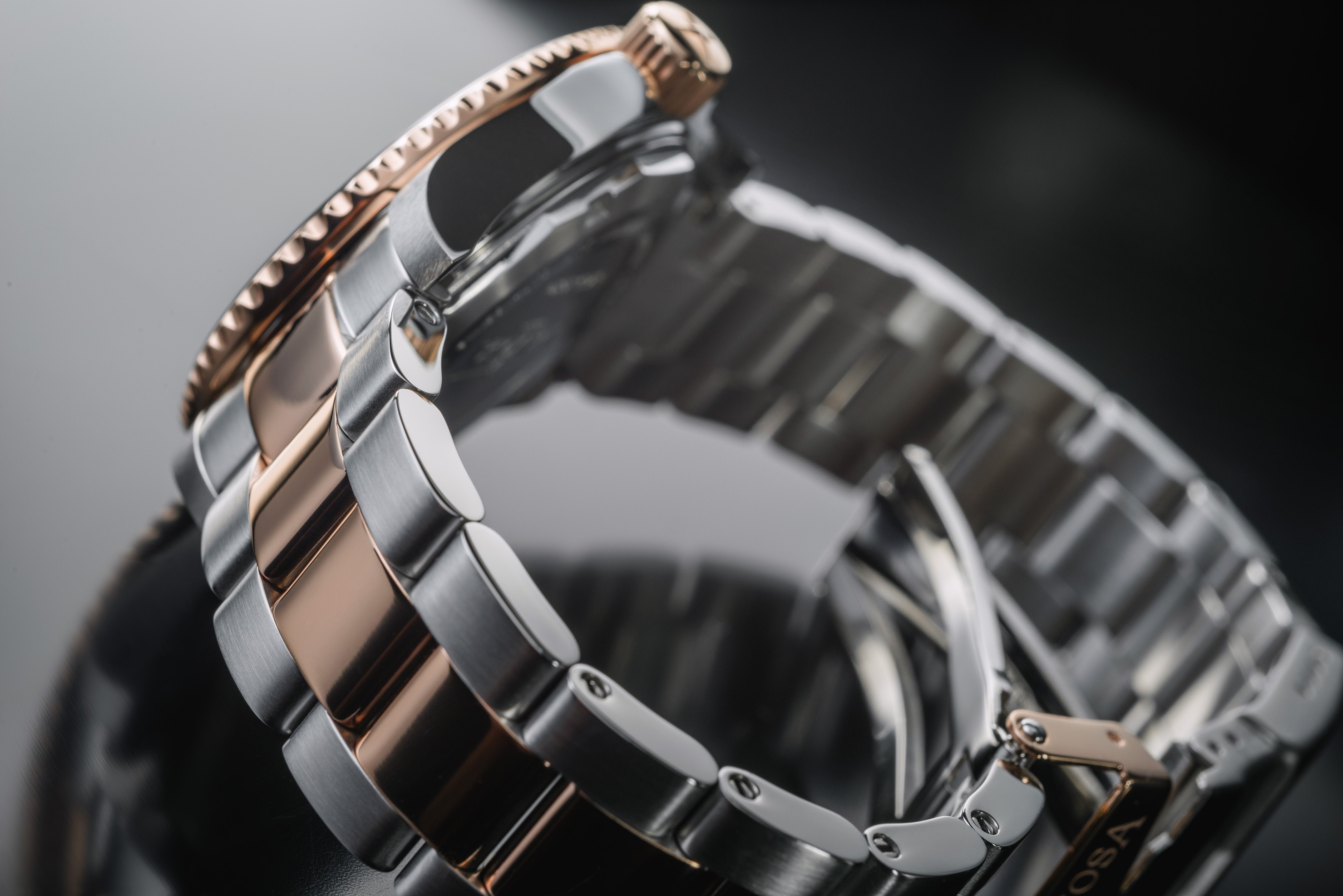 Ternos Ceramic Automatic Swiss-Made Black Rose Gold Diving Watch 16155565 Diver Davosa USA Official Distributor. Prices are Final. Tax & duties included.