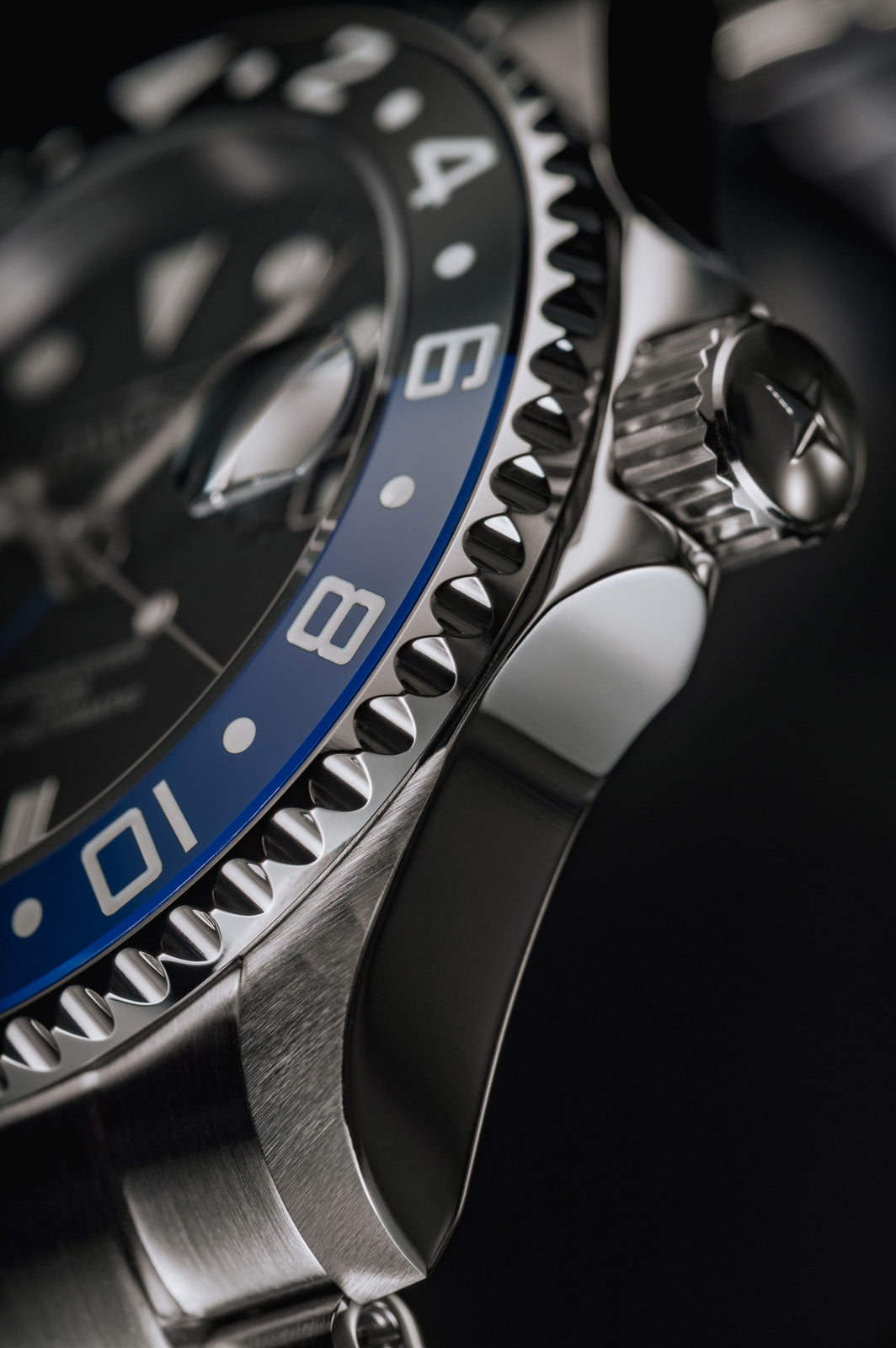 Ternos Ceramic Automatic GMT Swiss-Made Black Blue Diving Watch 16159004 GMT Davosa USA Official Distributor. Prices are Final. Tax & duties included.