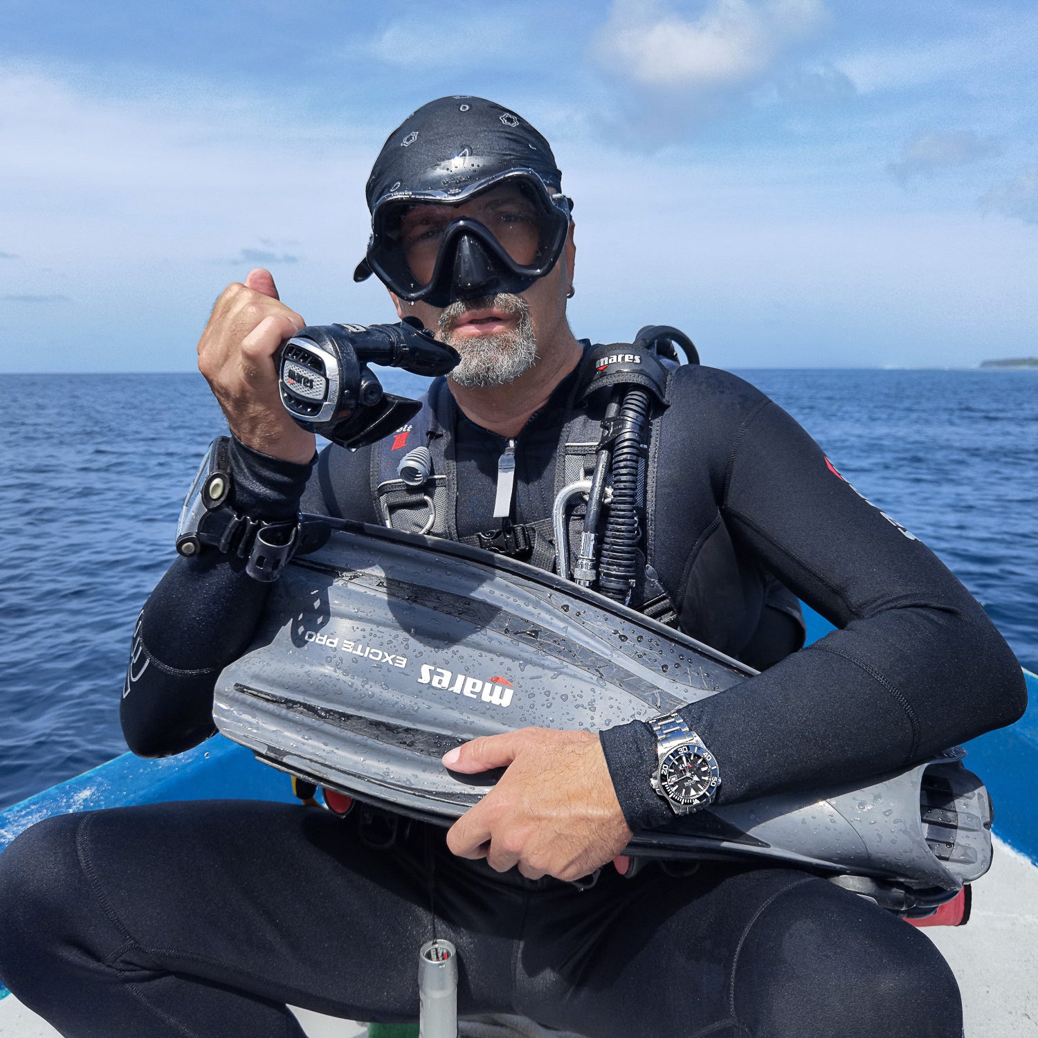 Argonautic BG Automatic 300m Black Men's Diver Watch 16152820 Diver Davosa USA Official Distributor. Prices are Final. Tax & duties included.