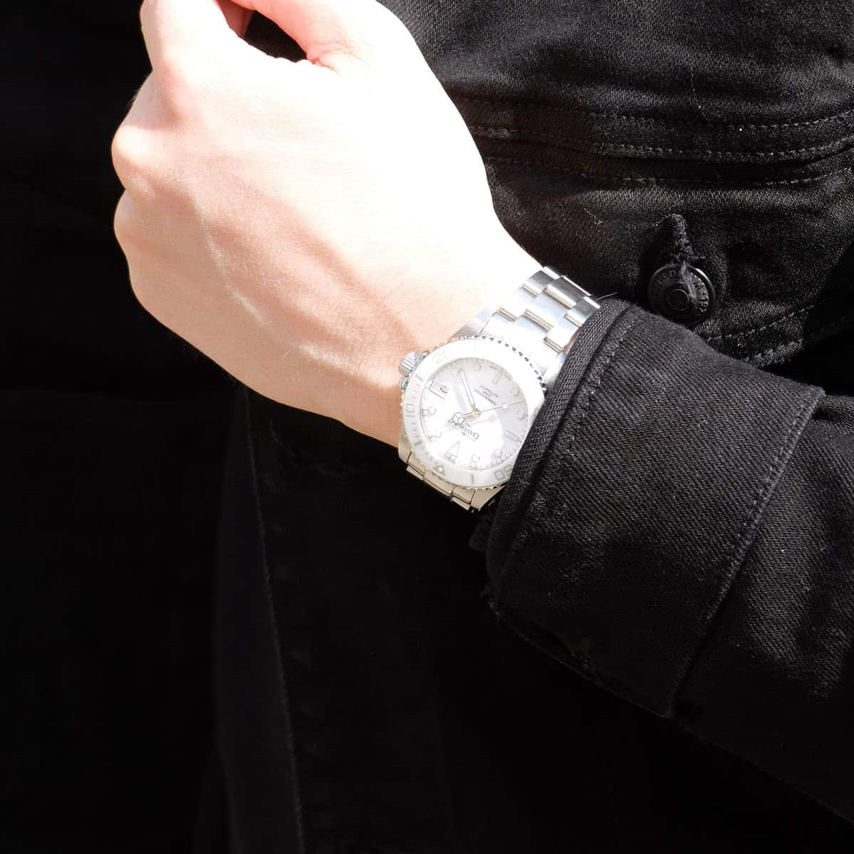 Ternos Medium Automatic Swiss-Made White Diving Watch 16619510 Diver Davosa USA Official Distributor. Prices are Final. Tax & duties included.