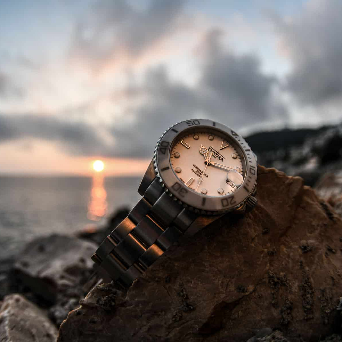 Ternos Medium Automatic Swiss-Made White Diving Watch 16619510 Diver Davosa USA Official Distributor. Prices are Final. Tax & duties included.