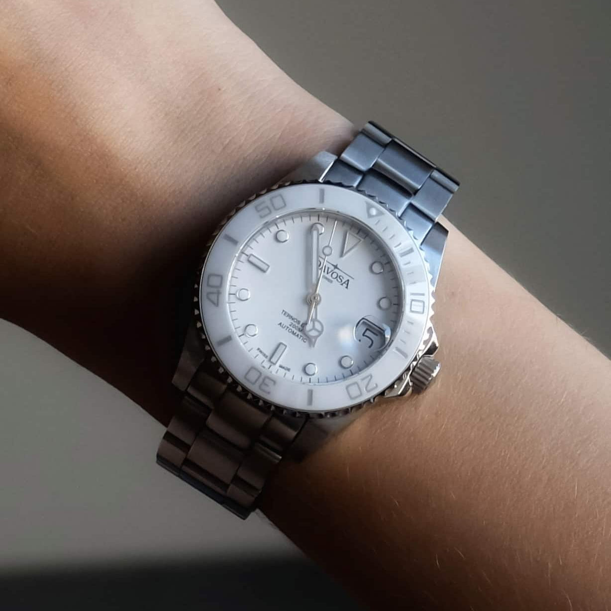 Ternos Medium Automatic Swiss-Made White Diving Watch 16619510 Diver Davosa USA Official Distributor. Prices are Final. Tax & duties included.