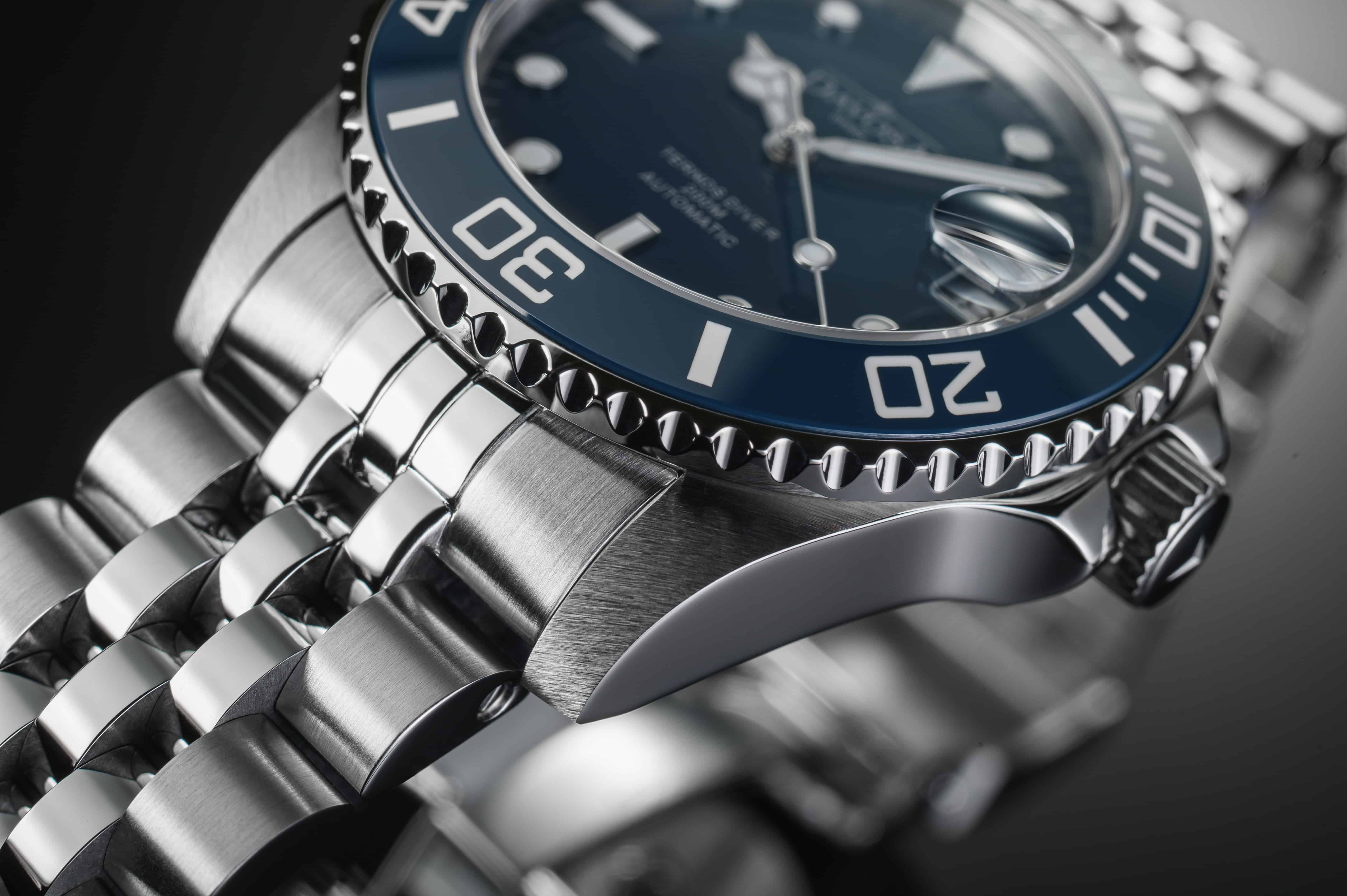 Ternos Medium Automatic 200m Swiss-Made Blue Men's Diver Watch 16619504 Diver Davosa USA Official Distributor. Prices are Final. Tax & duties included.