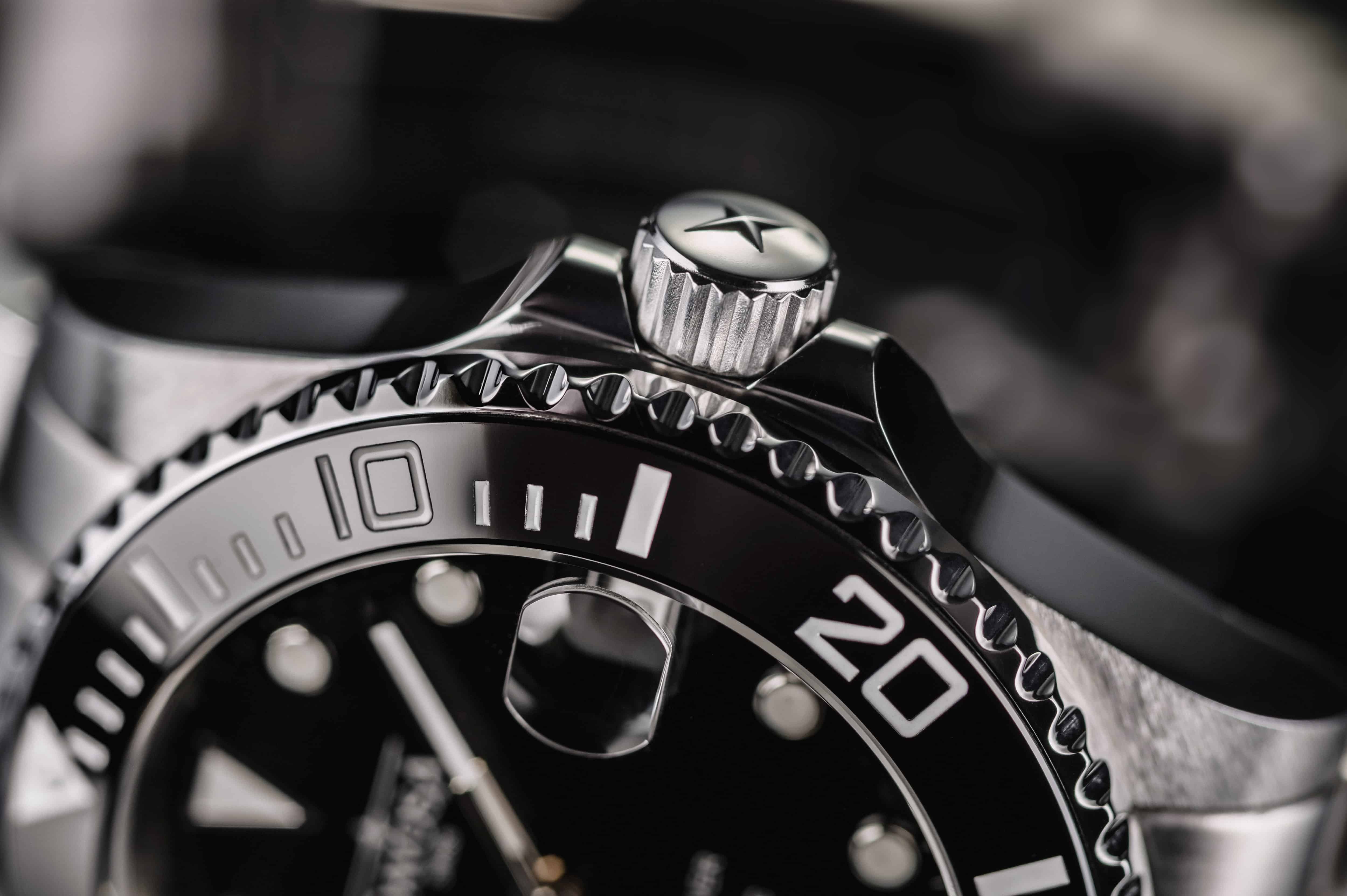 Ternos Medium Automatic Swiss-Made Black Men's Diver Watch 16619550 Diver Davosa USA Official Distributor. Prices are Final. Tax & duties included.