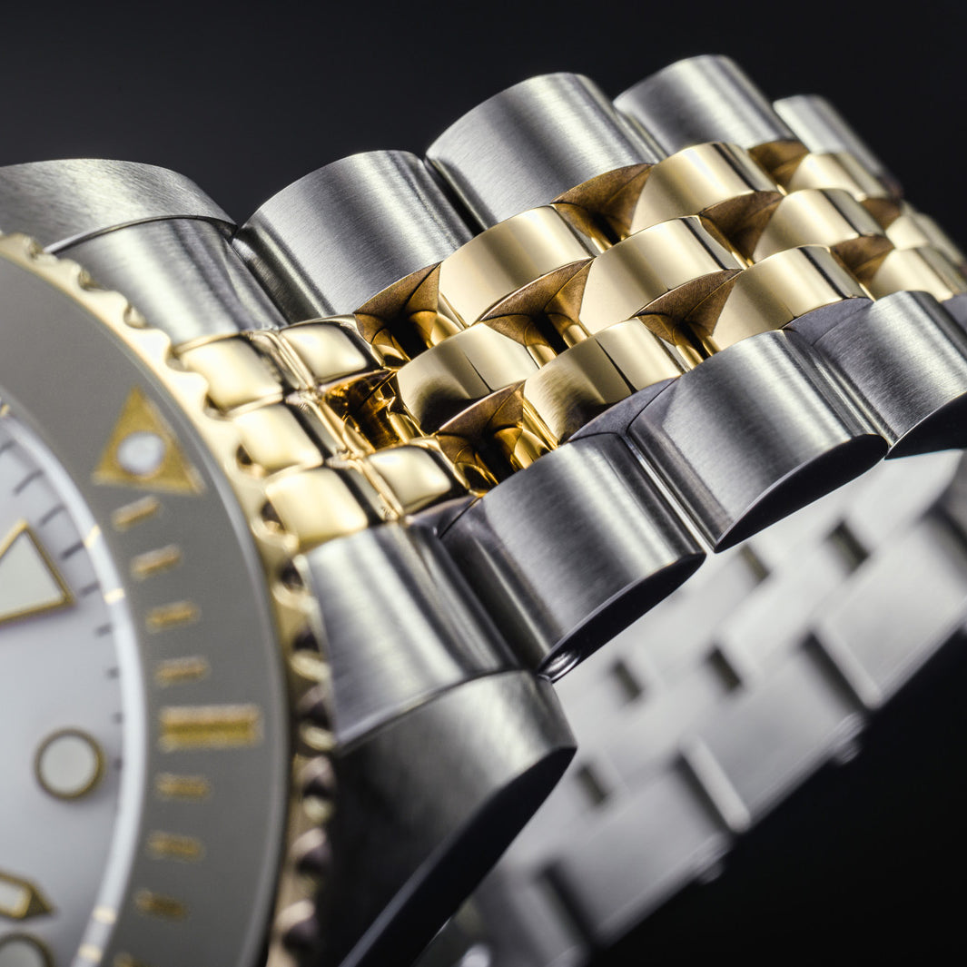 Ternos Medium Automatic Swiss-Made White Gold Diver Watch 16619702 Diver Davosa USA Official Distributor. Prices are Final. Tax & duties included.